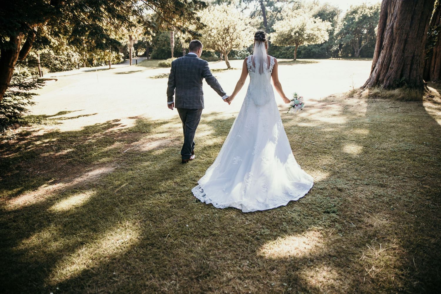 woodland wedding couple