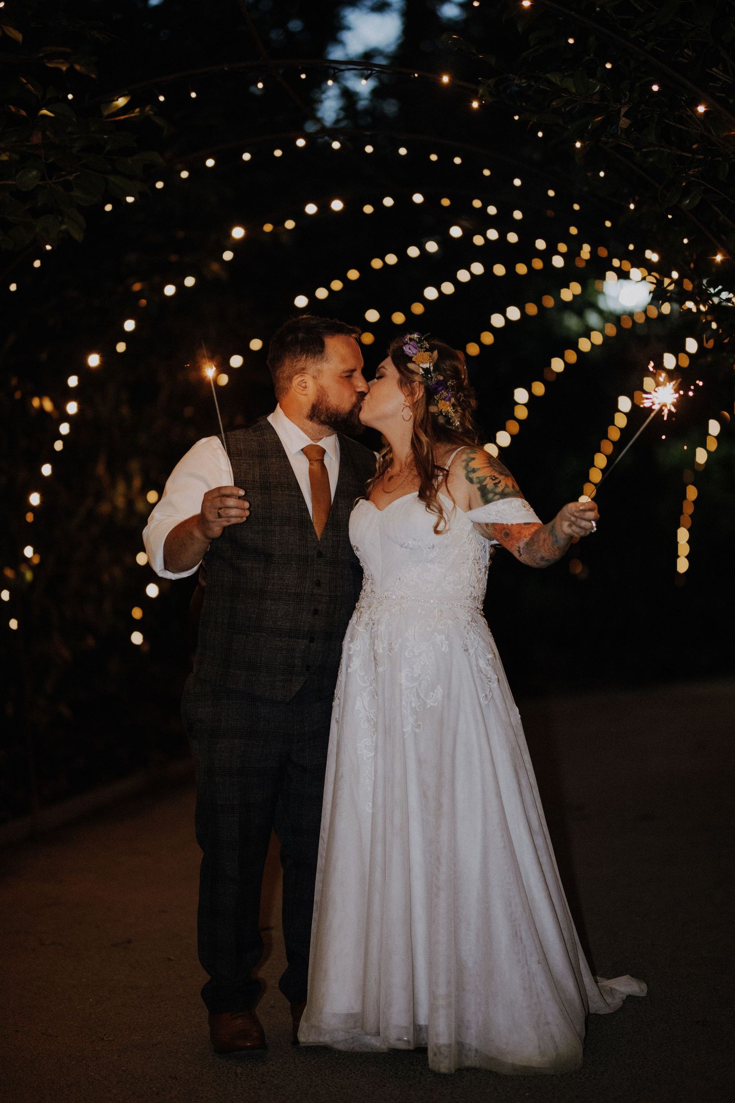 cornwall wedding photographer sparklers