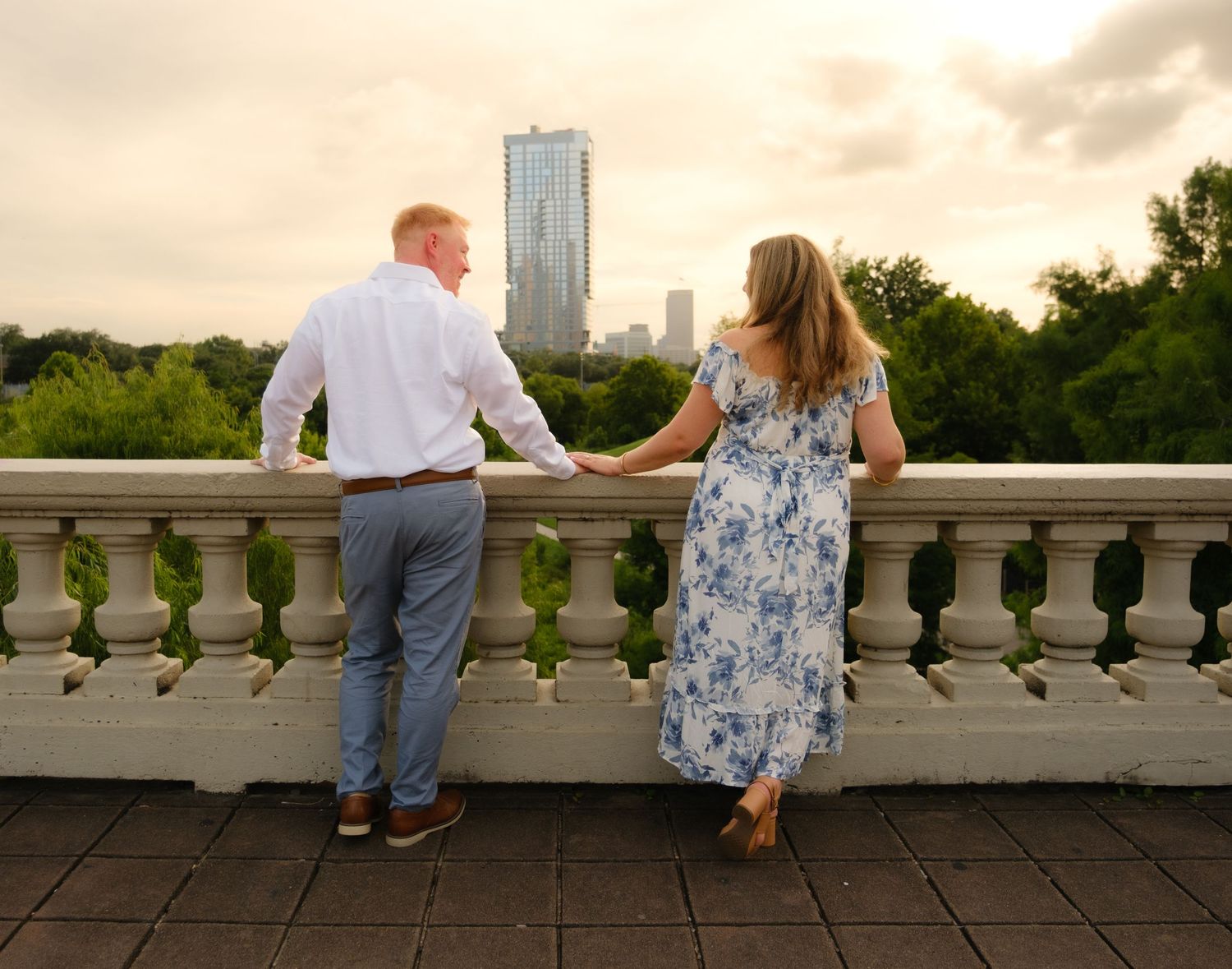 engagement photos, houston, tx, holding hands, golden hour