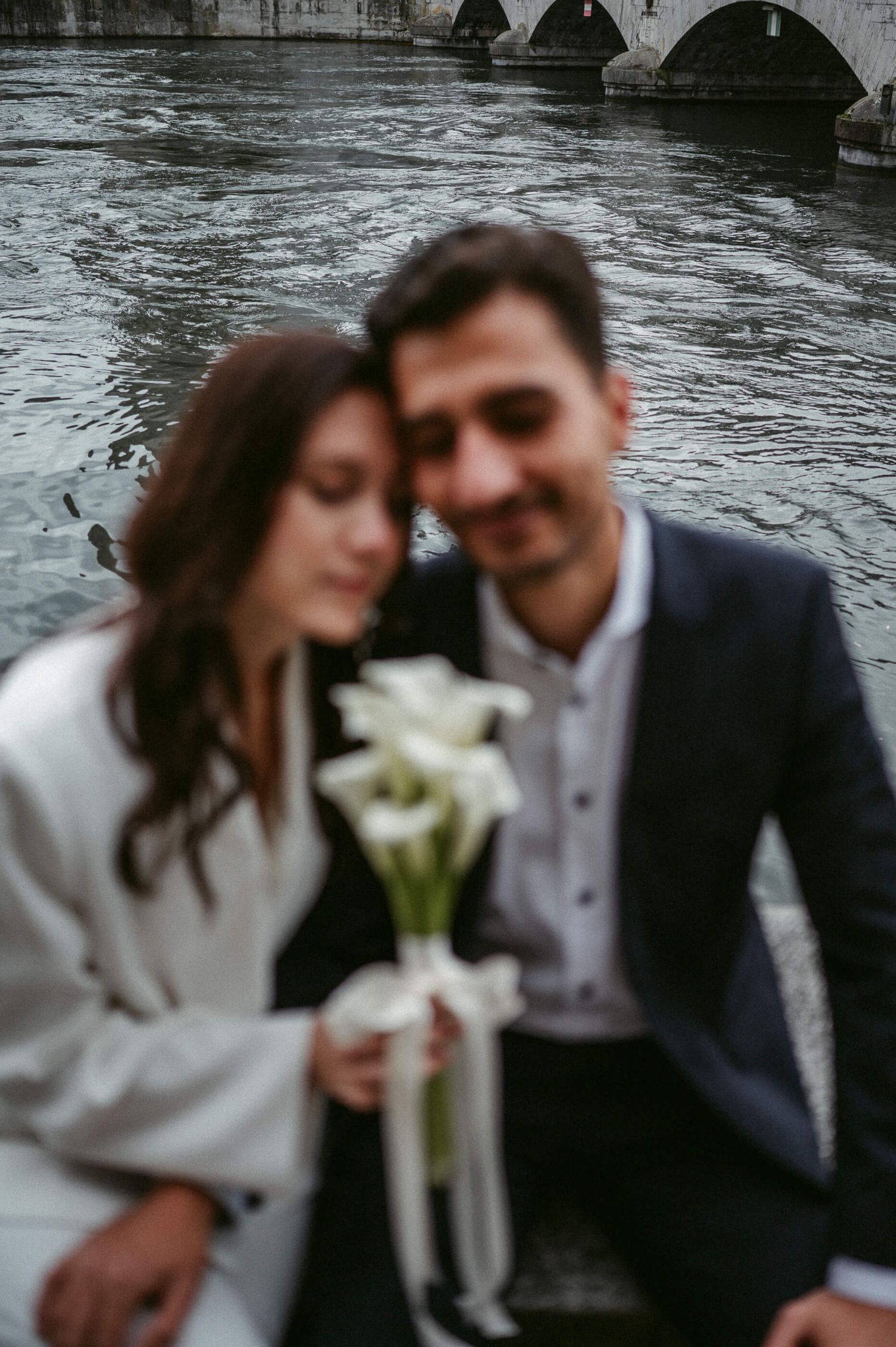 Hochzeitsfotografie Zürich Hund Portrait Braut und Bräutigam Standesamt Zürich