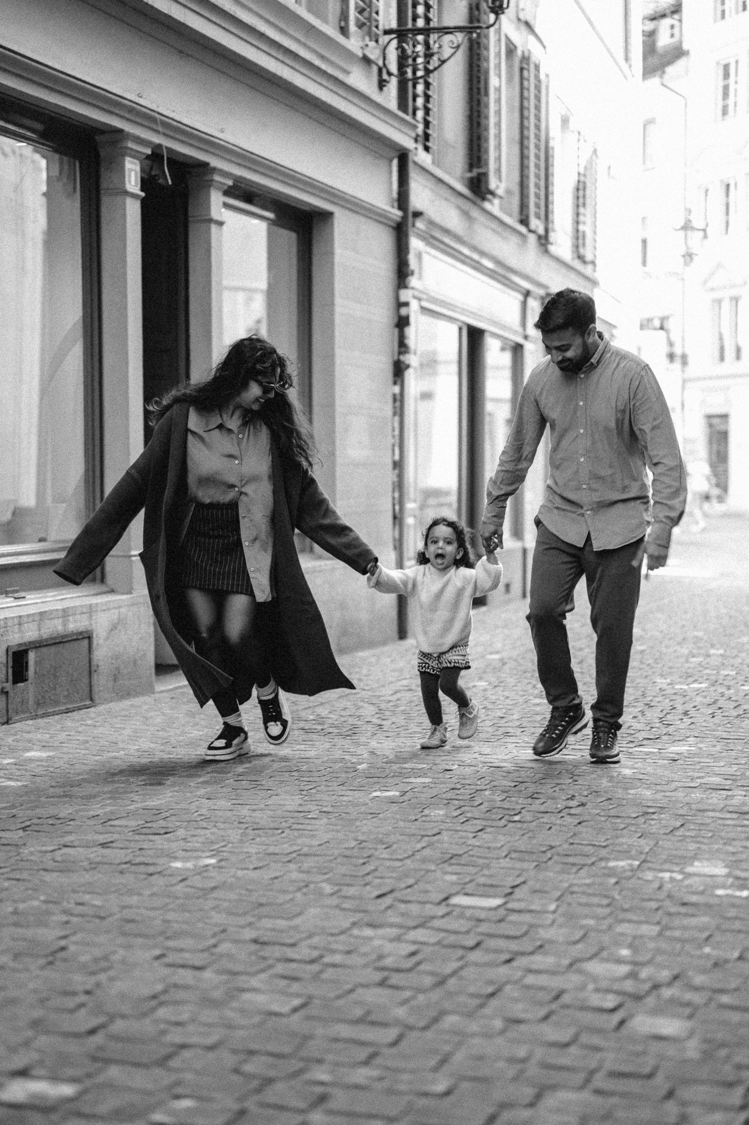 Familienfotografie Zürich Niederdorf Paar mit Kind