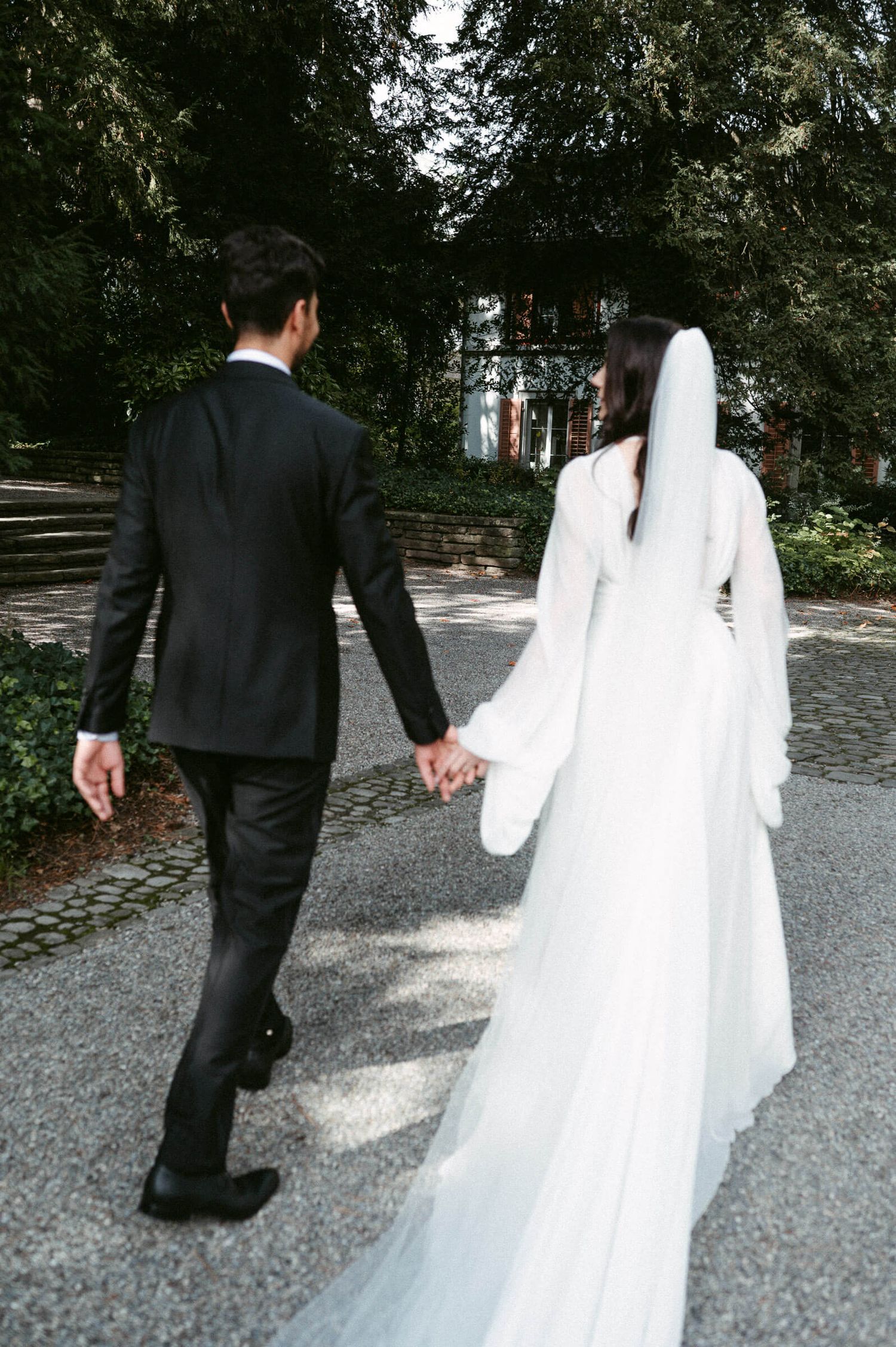 Hochzeitsfotografie Zürich Portrait Braut und Bräutigam im Garten