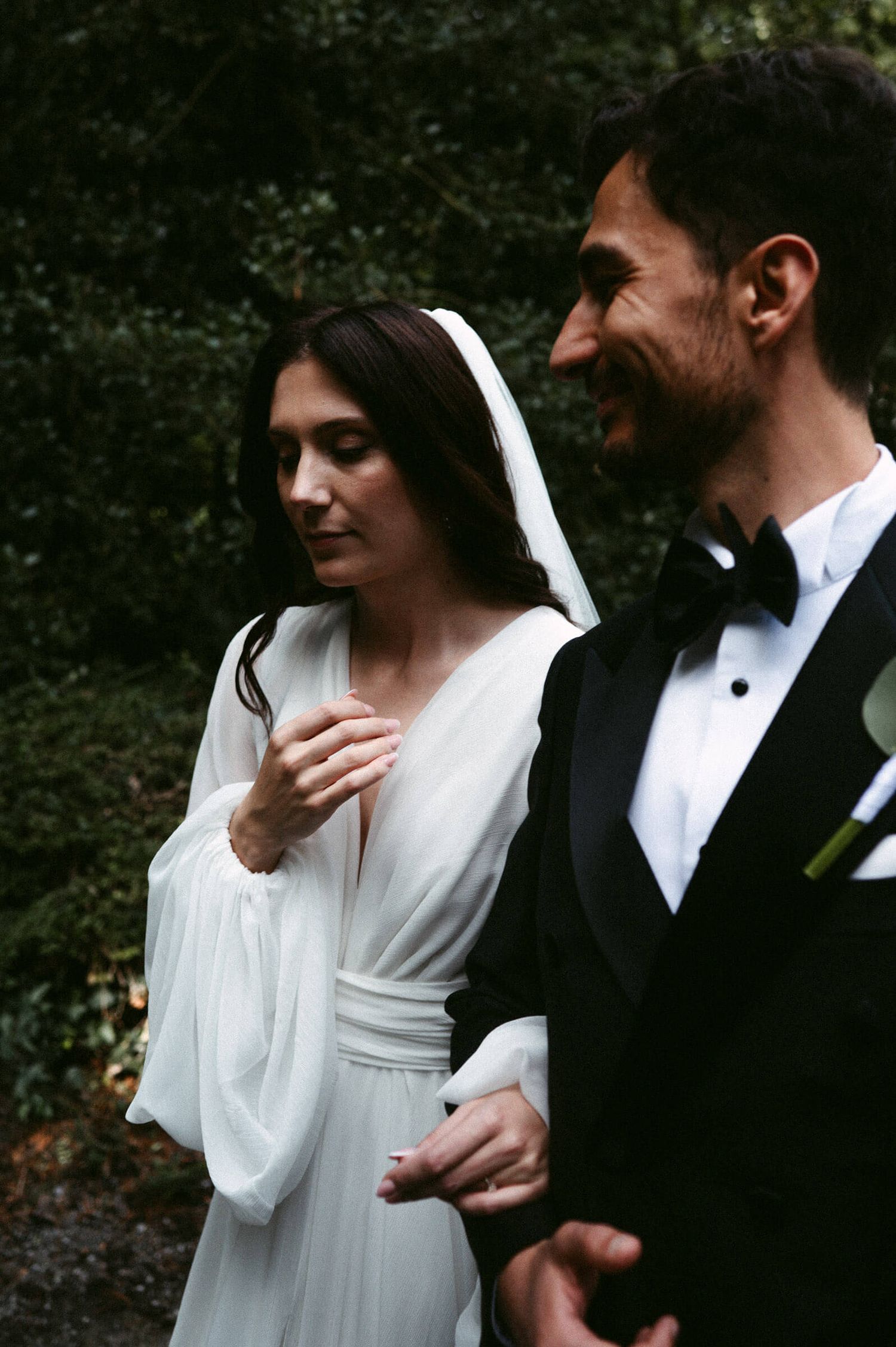 Hochzeitsfotografie Zürich Portrait Braut und Bräutigam im Garten
