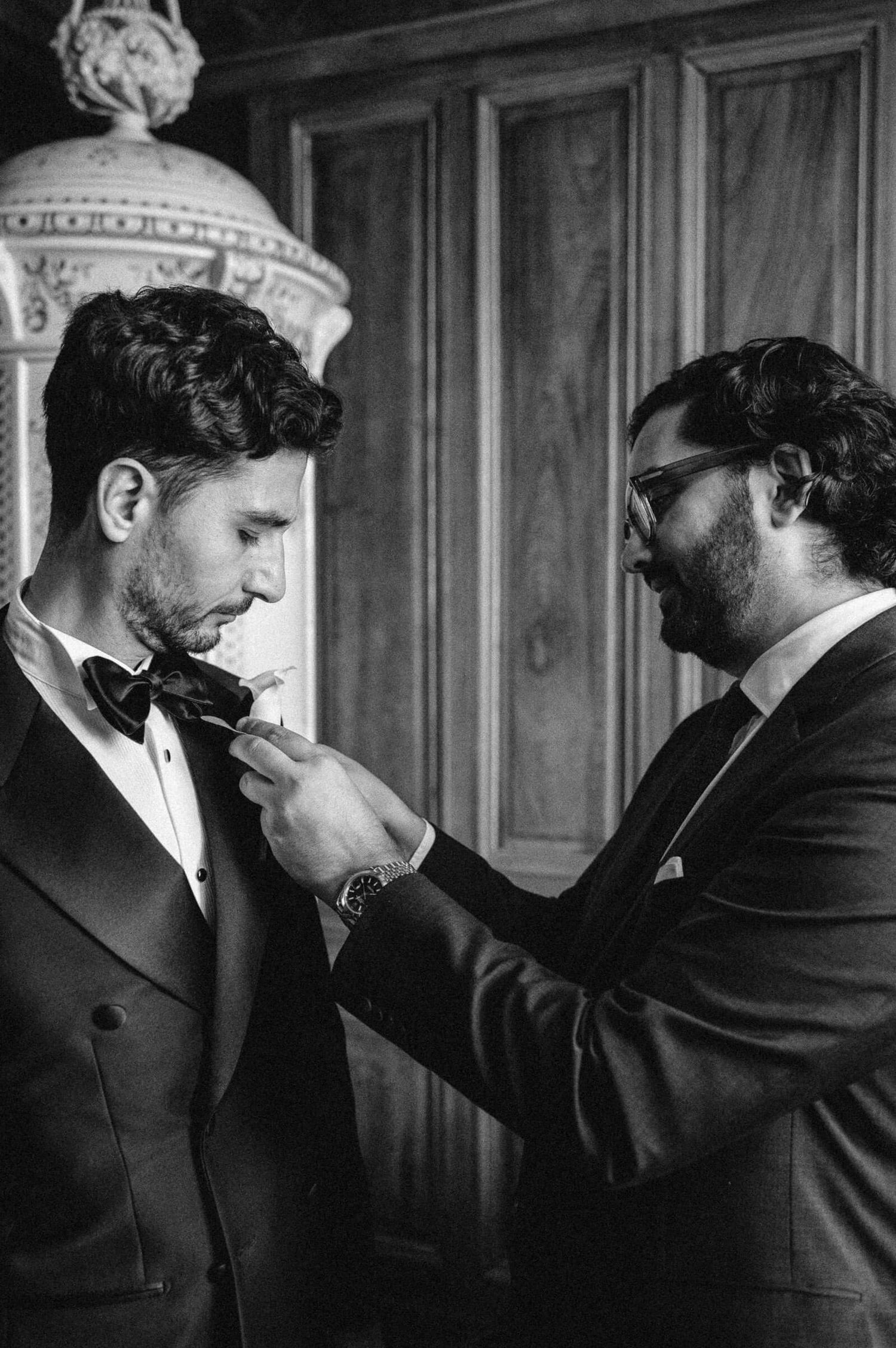 Hochzeitsfotografie Zürich Portrait Bräutigam und Trauzeuge