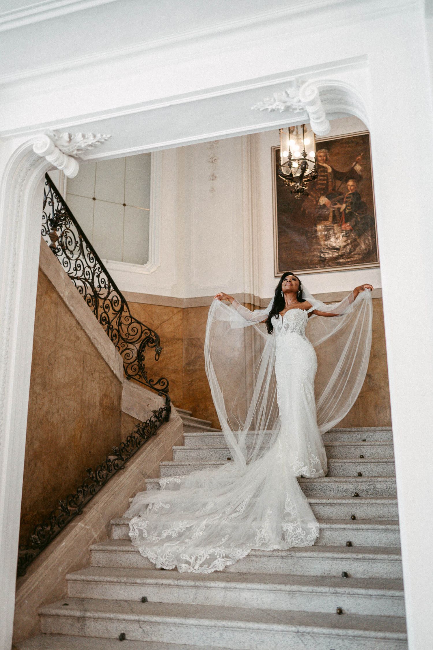 Hochzeitsfotografie Braut Italien auf Treppe