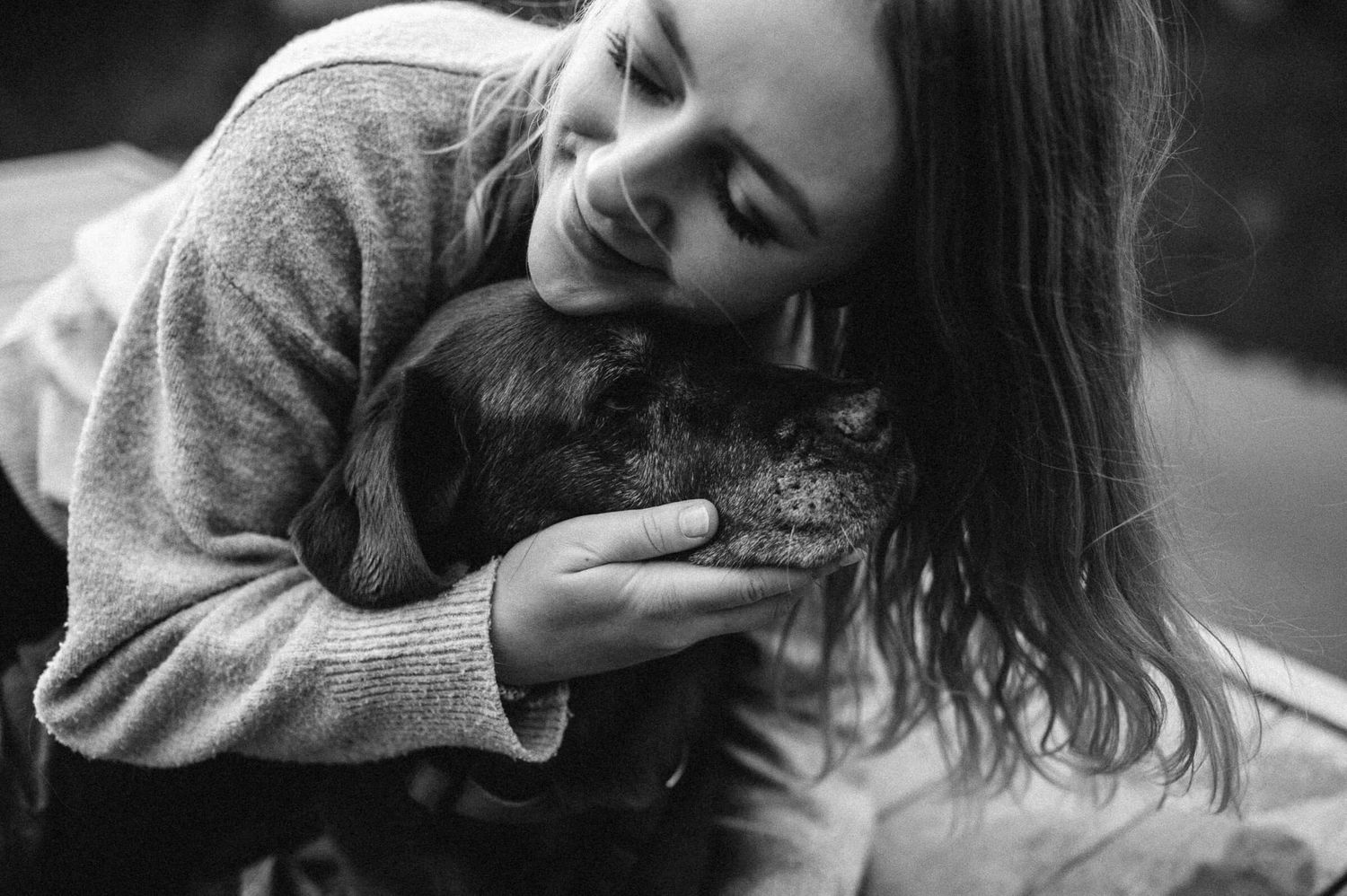 Portraitfotografie Zürich Portrait Frau mit Hund am See