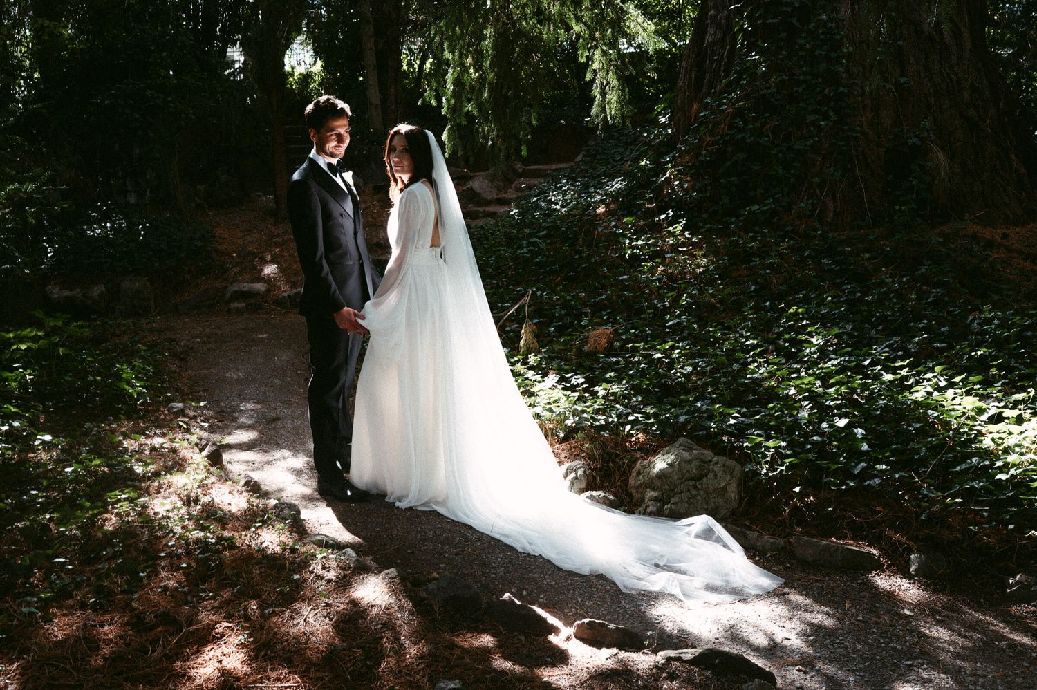 Hochzeitsfotografie Zürich Portrait Braut und Bräutigam im Garten