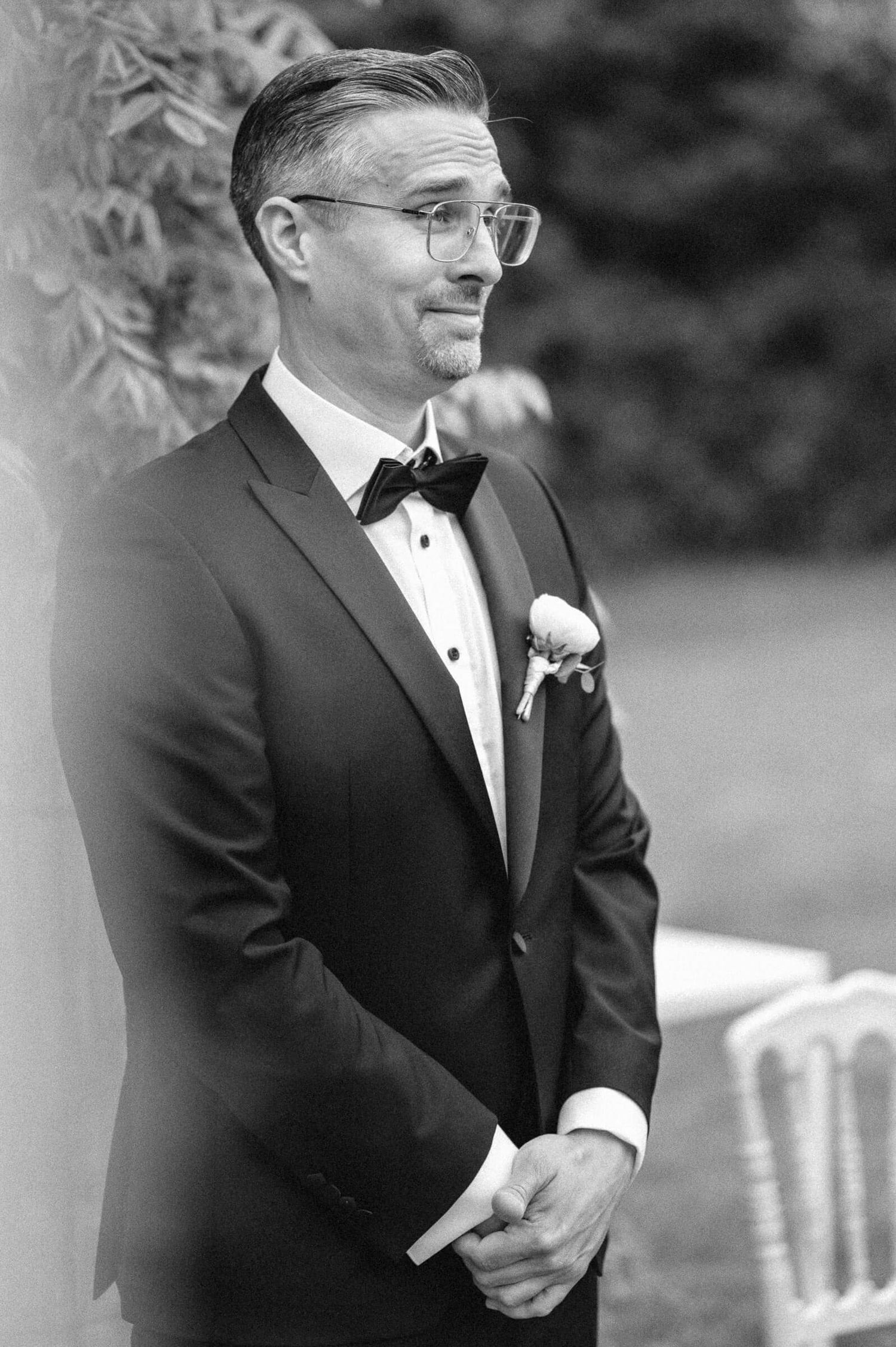 Hochzeitsfotografie Italien Portrait First Look Bräutigam