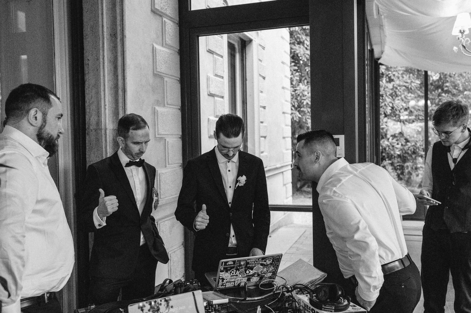 Hochzeitsfotografie Italien Gäste und DJ