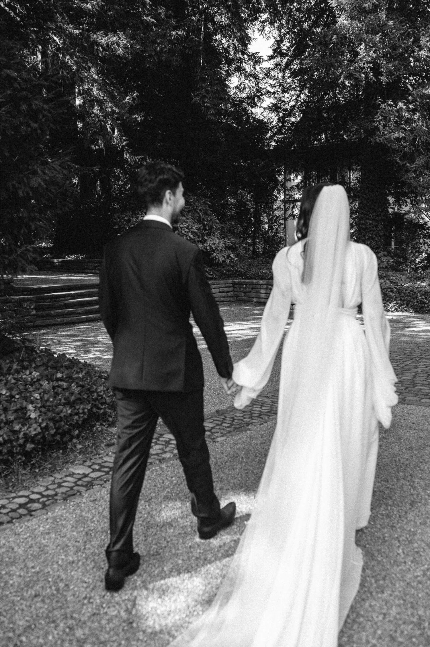 Hochzeitsfotografie Zürich Portrait Braut und Bräutigam im Garten