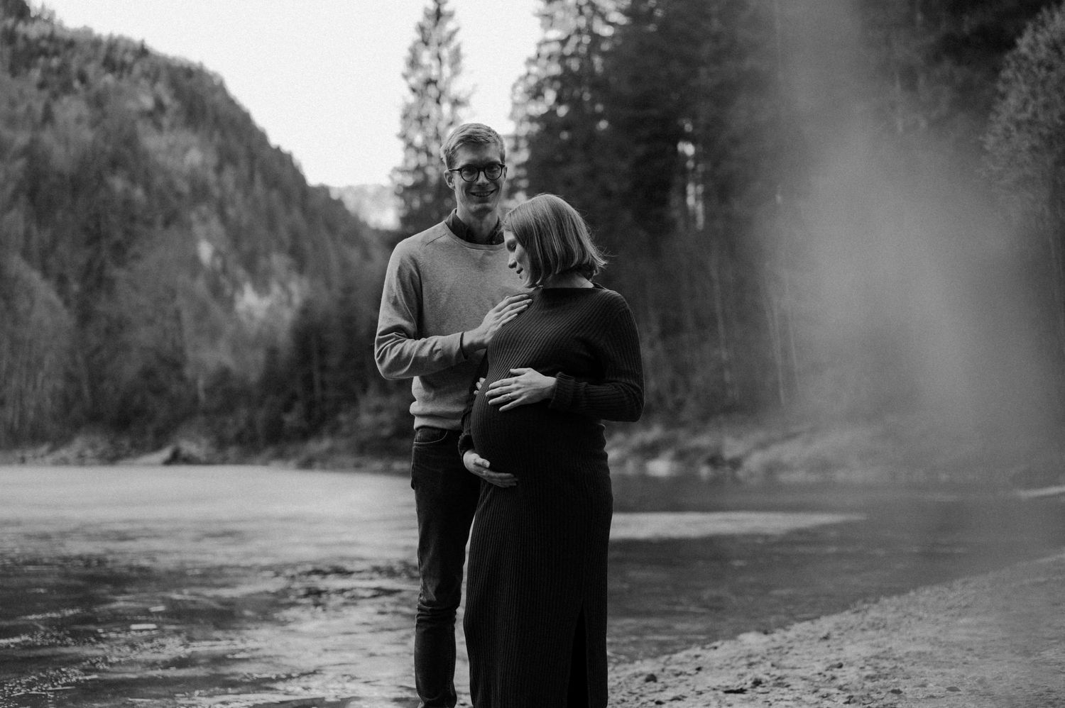 Schwangerschaftsfotografie Zürich Portrait schwangere Frau Babybauch
