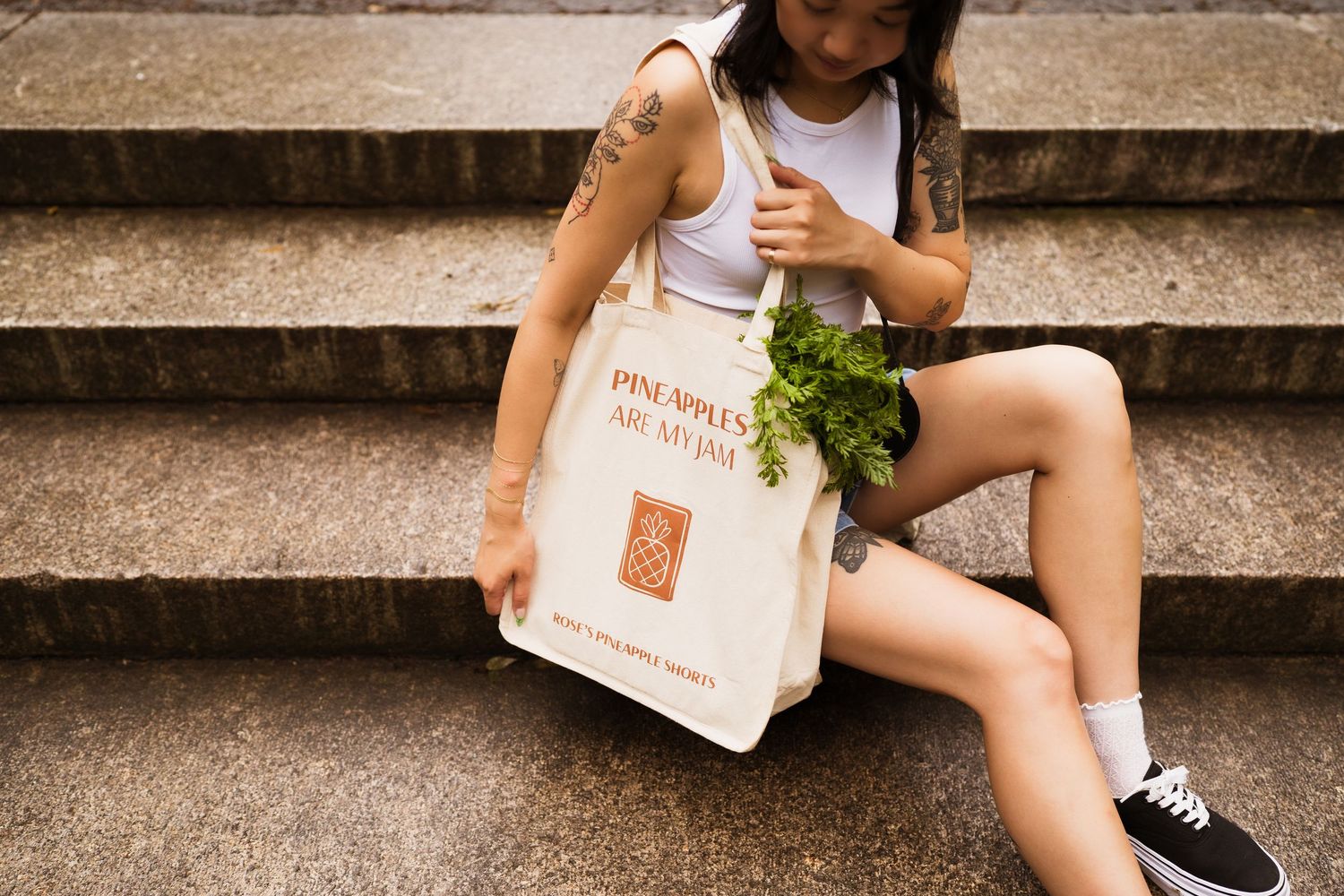 Rose's pineapple shorts tote bag 3