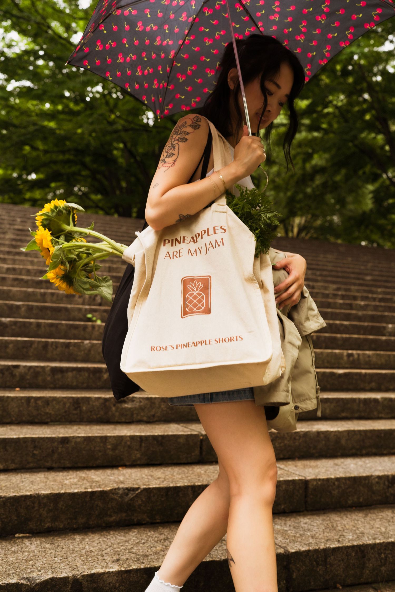 Rose's pineapple shorts tote bag 4