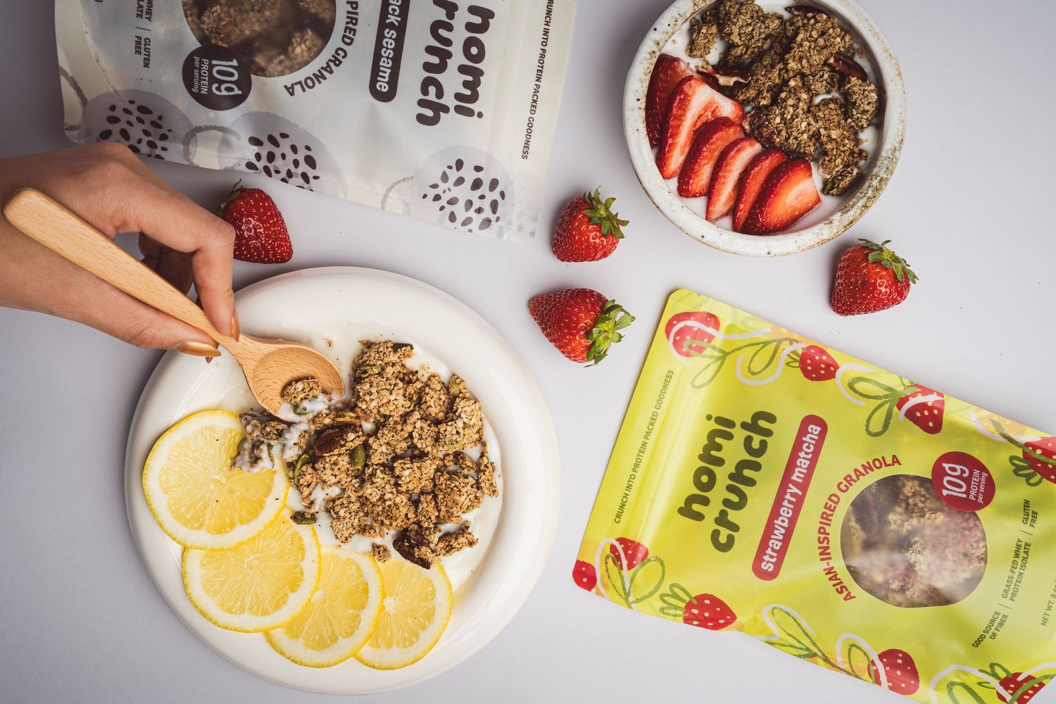 nomicrunch granola bowl strawberry