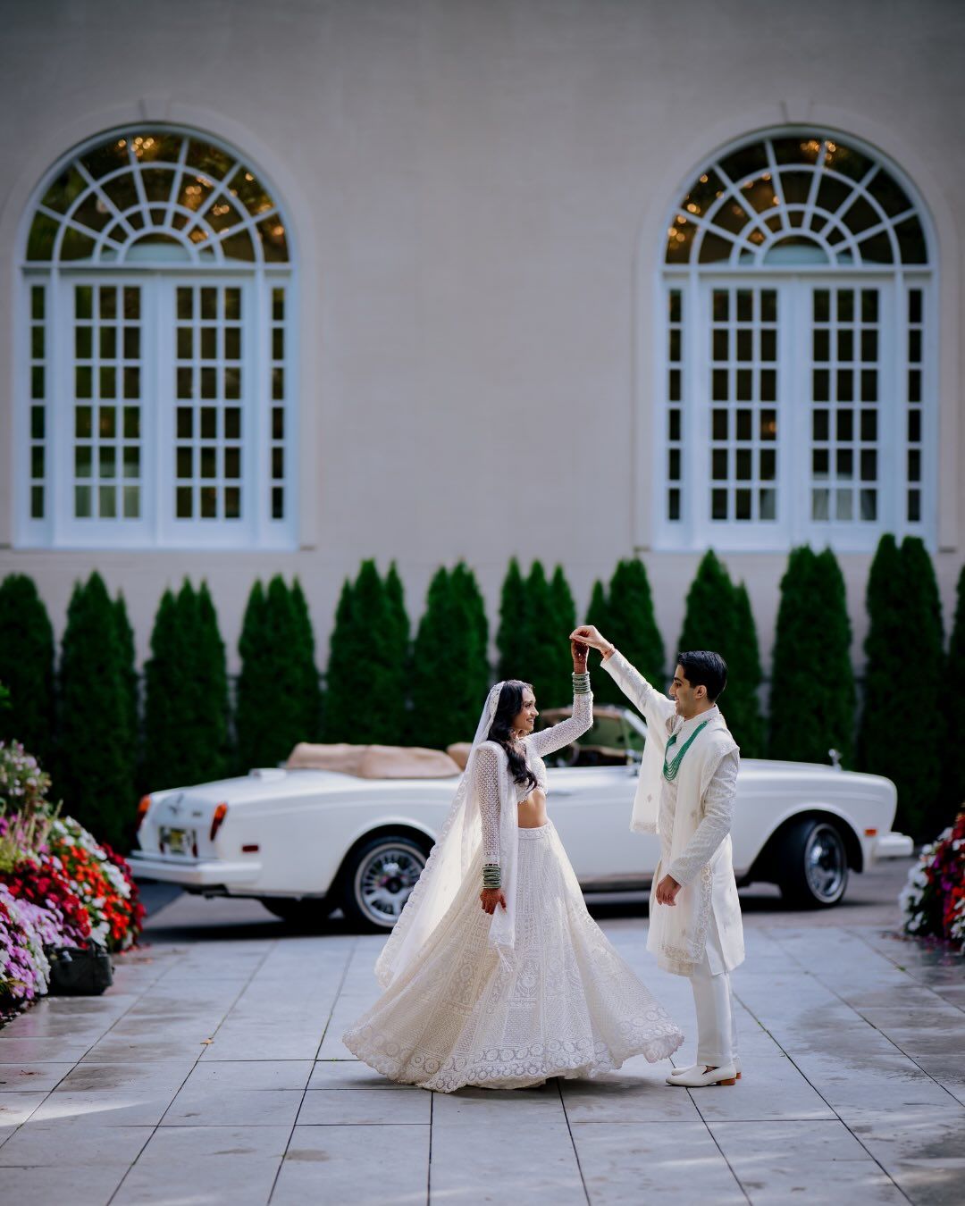 vintage rolls royce wedding photo