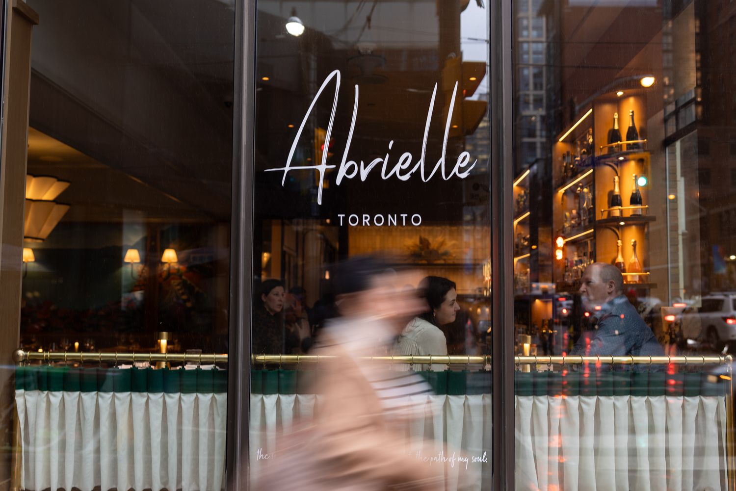 Abrielle restaurant in Toronto, documentary restaurant photography