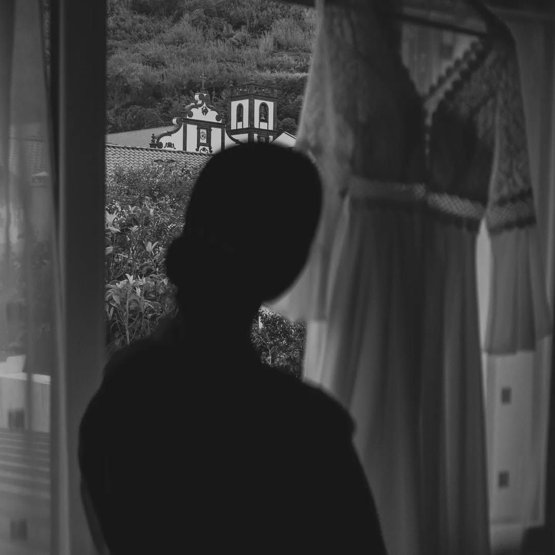 Silhouette of bride – cinematic pre-wedding photo in Azores