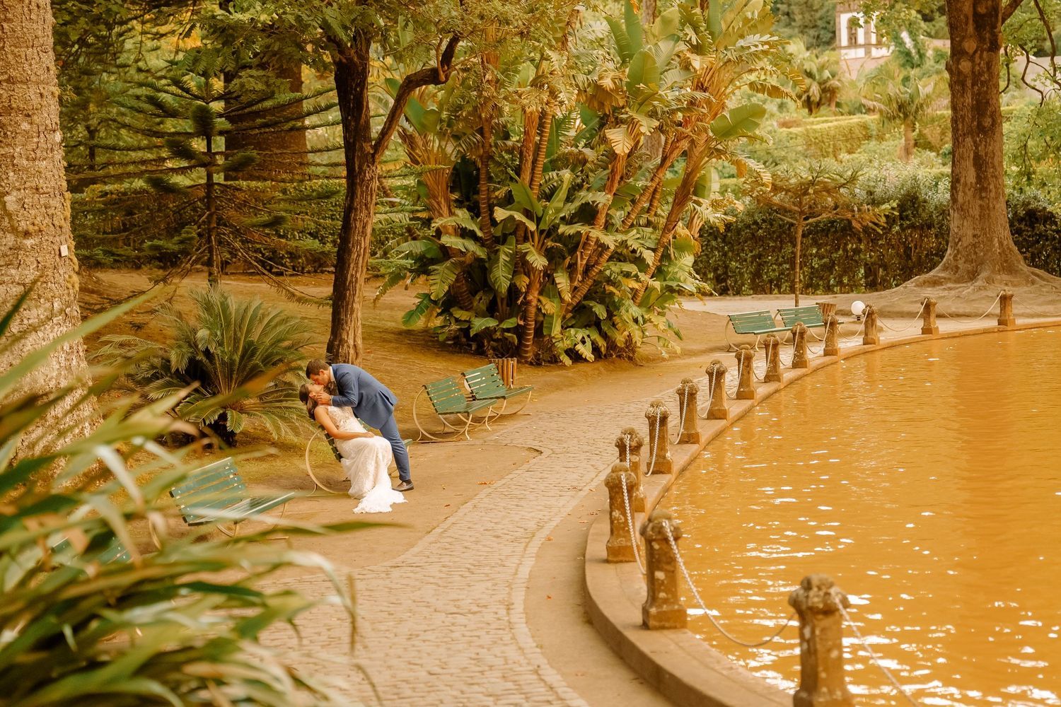 Couple by thermal lake in Furnas – nature-inspired elopement in São Miguel, Azores