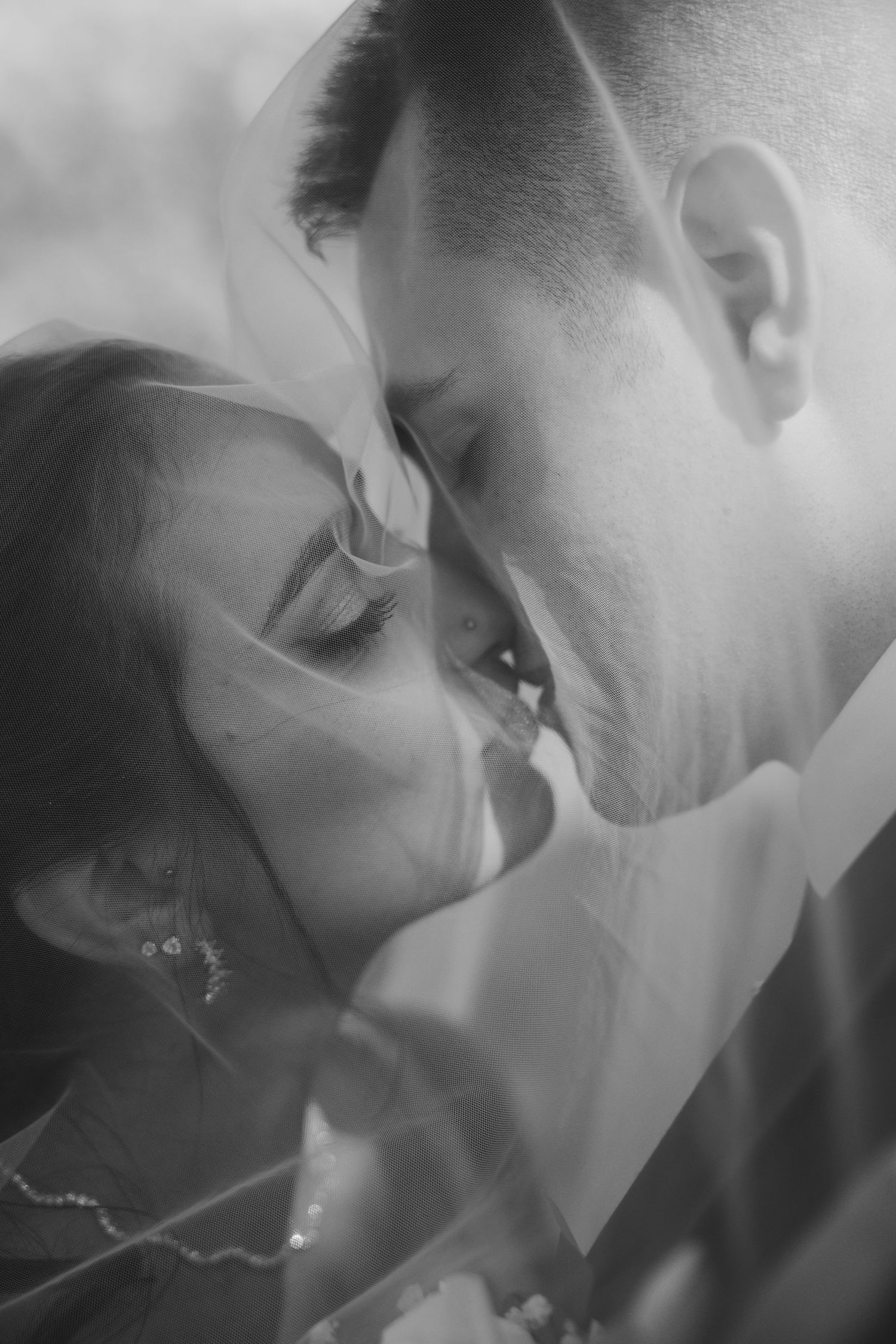 Intimate black and white moment – bride and groom in São Miguel, Azores
