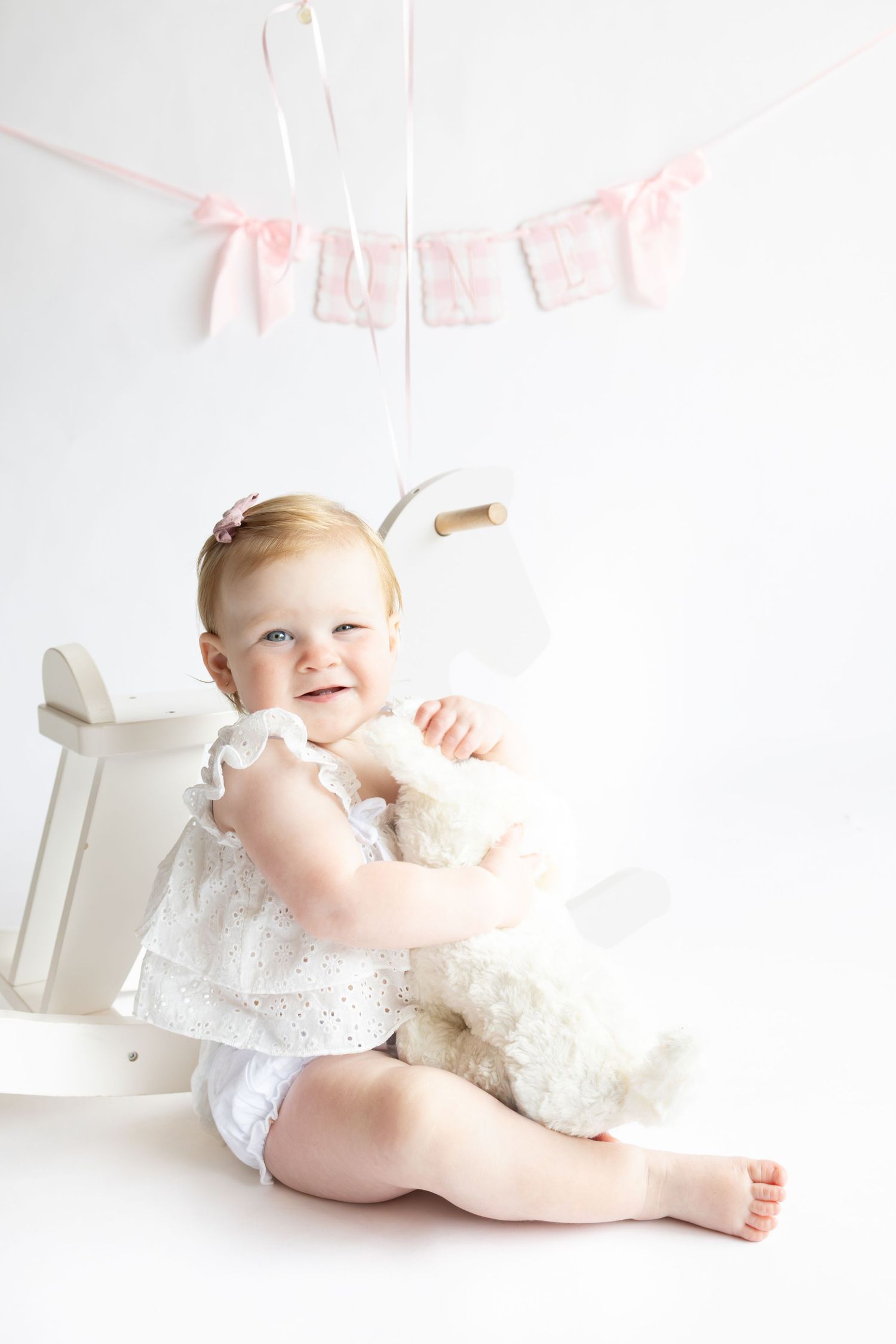 Baby cake smash
