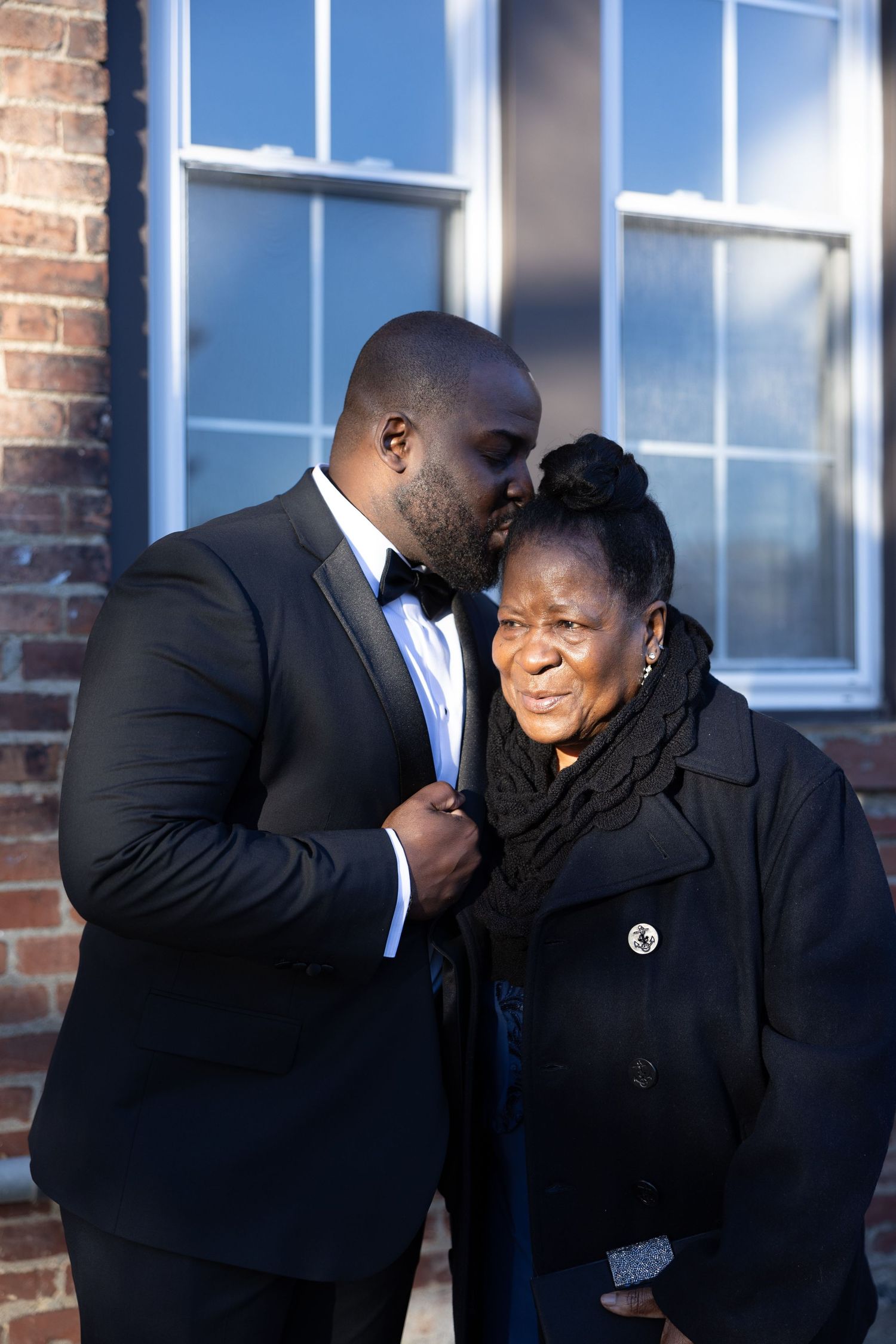 Groom and his mother before his Hudson Valley wedding