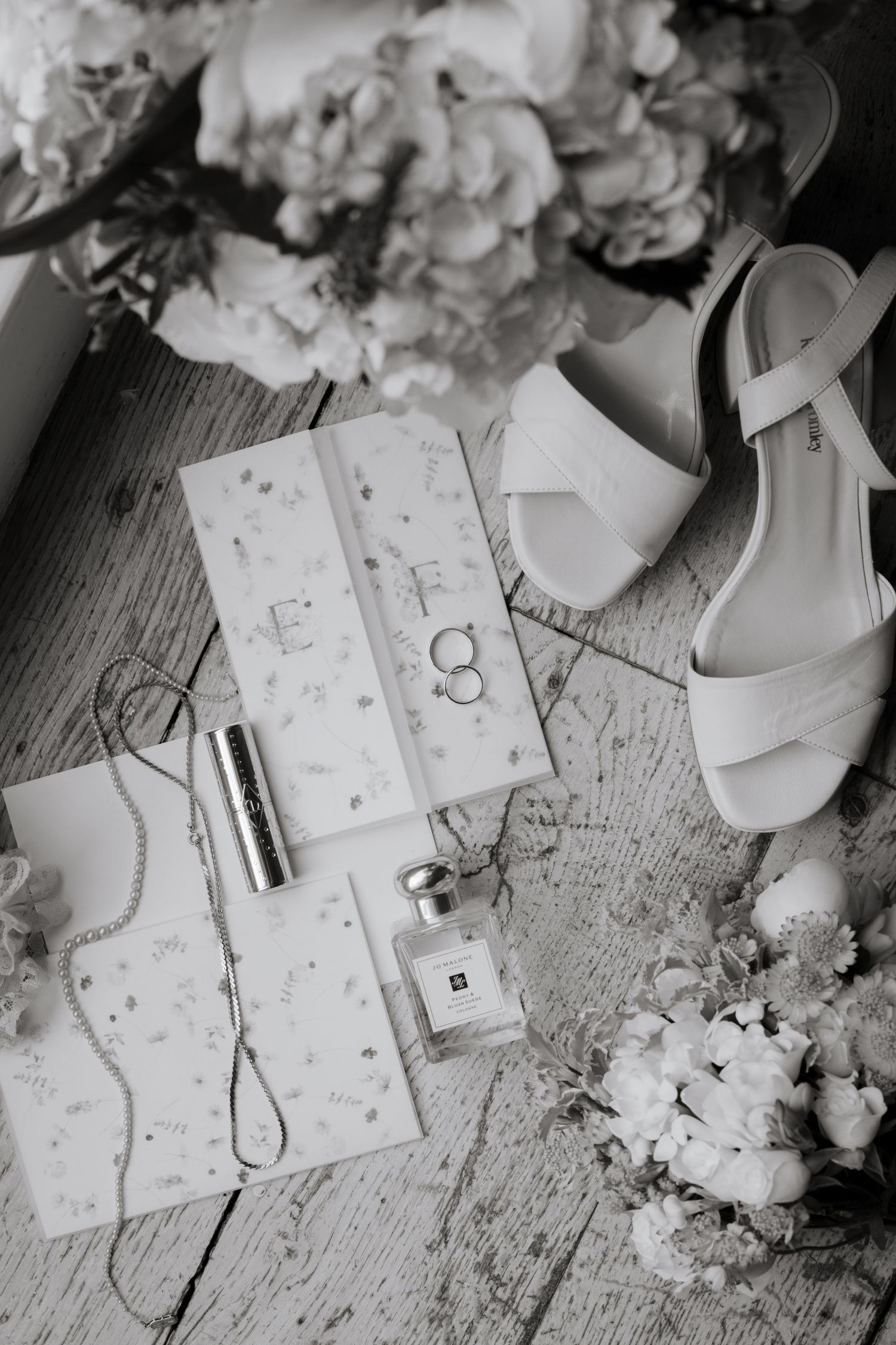 Candid Cotswold Wedding Photographer captures emotions at Gloucestershire Wedding Venue. Natural, candid and timeless photography, UKCandid