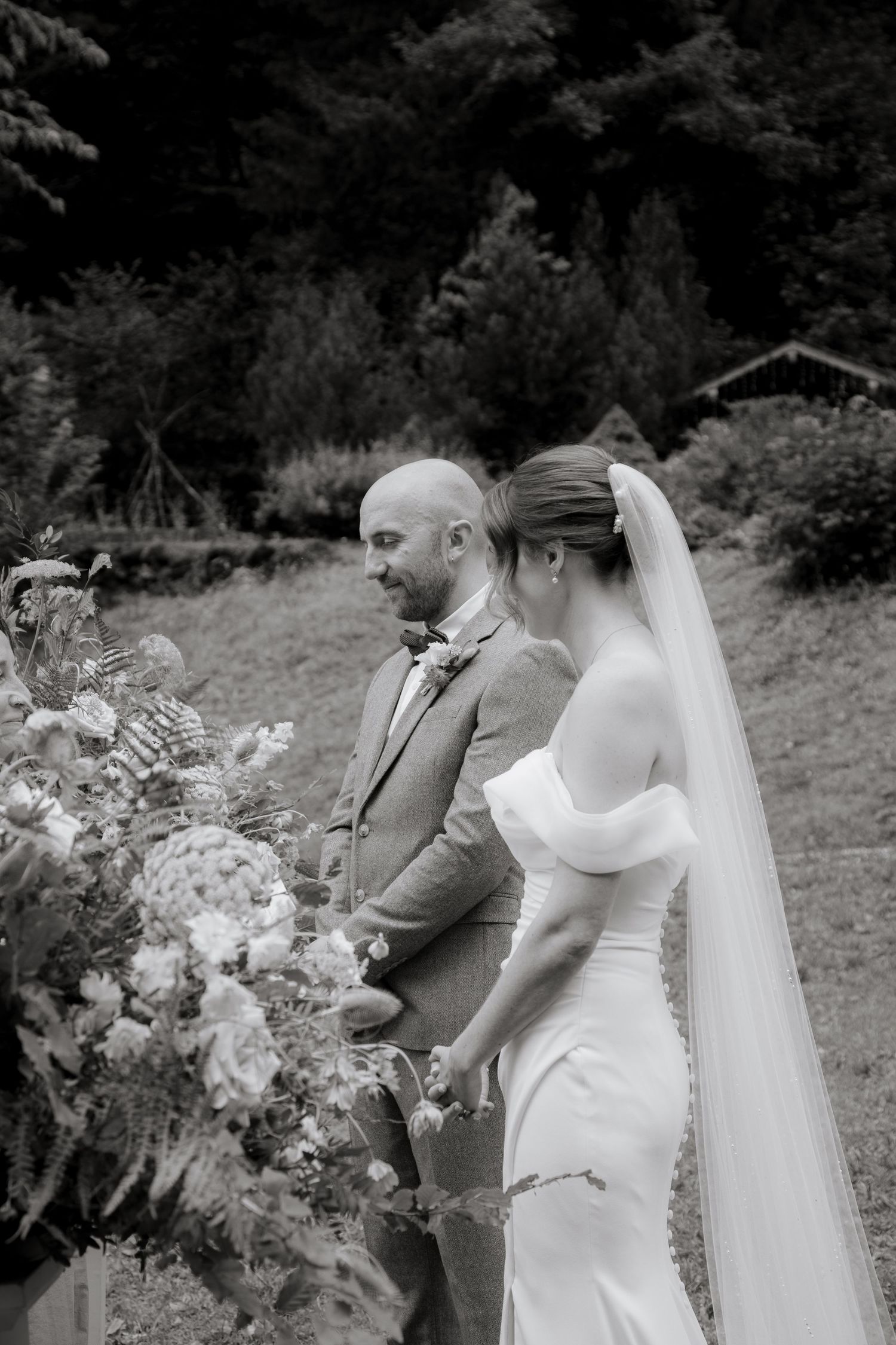 Morzine Wedding photographer captures epic wedding photos with Mountains & Lake Montriond backdrop. Candid timeless documentary style photos