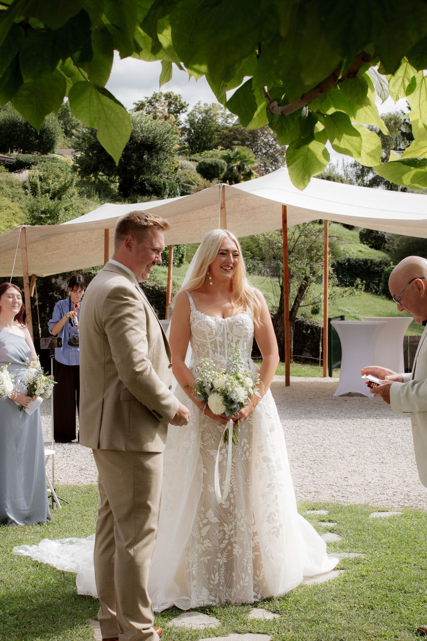 Annecy Wedding photographer captures epic wedding and natural couples photos on Lake Annecy in France. Candid & timeless documentary style.