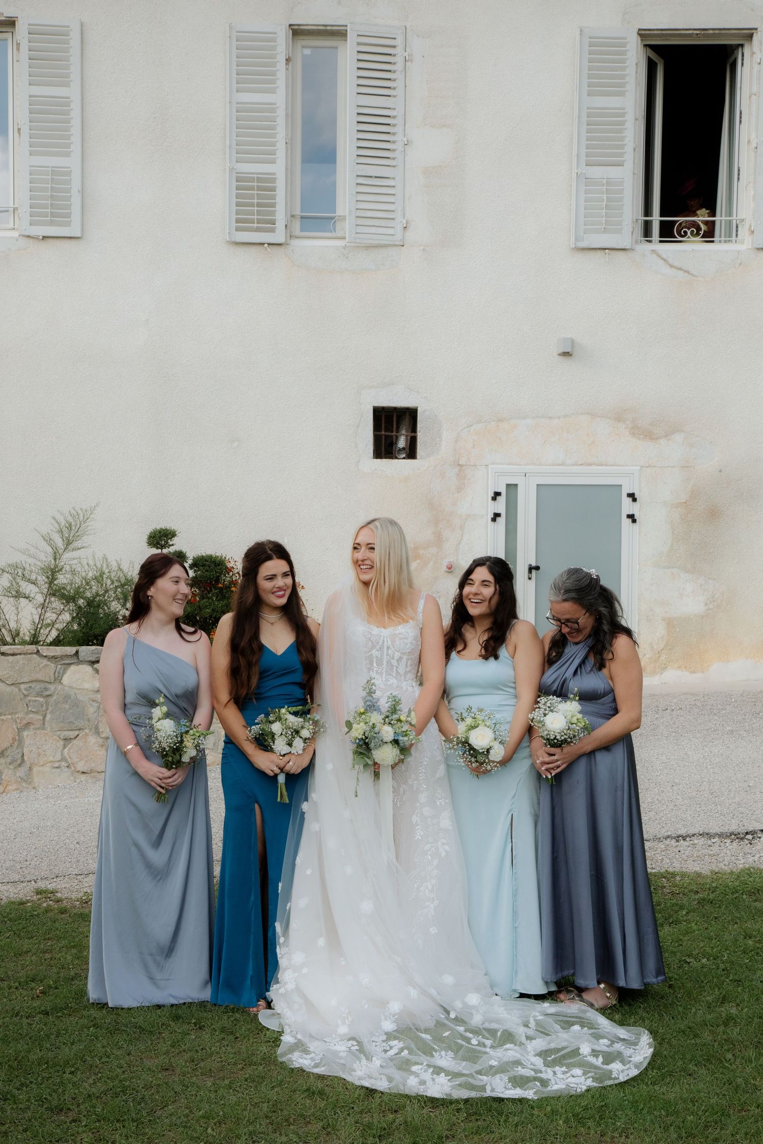 Annecy Wedding photographer captures epic wedding and natural couples photos on Lake Annecy in France. Candid & timeless documentary style.
