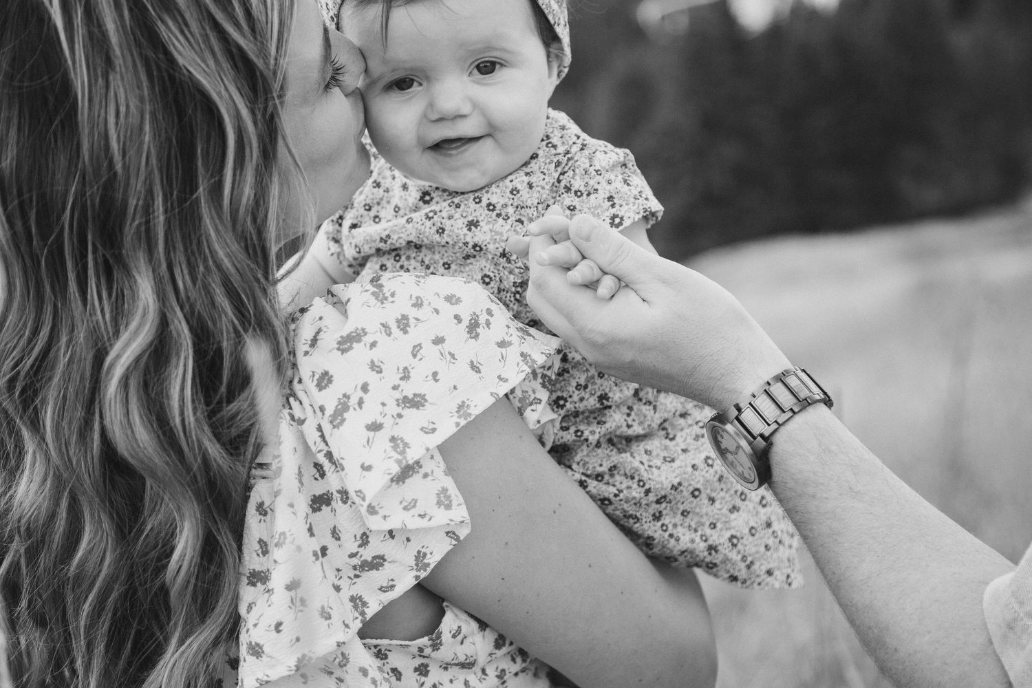 Family & Newborn photographer in Morzine. Capturing Natural family photos. Newborn photography in Morzine and surround areas.