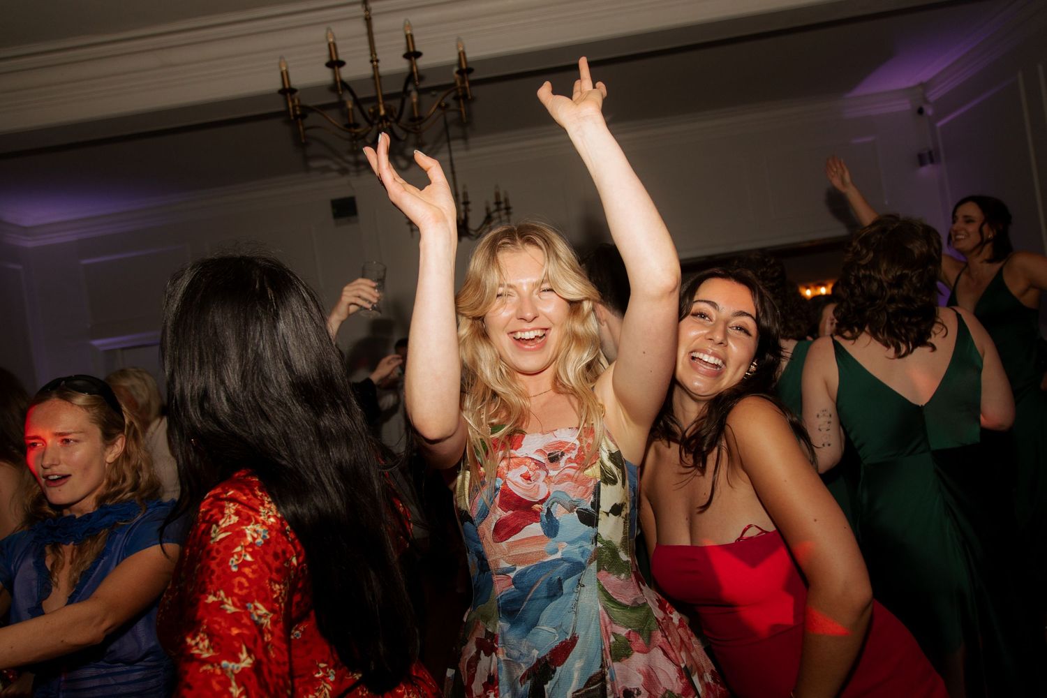 Documentary Style Wedding Photographer captures wedding party at a Gloucestershire Wedding Venue. Captured by Cotswold Wedding Photographer