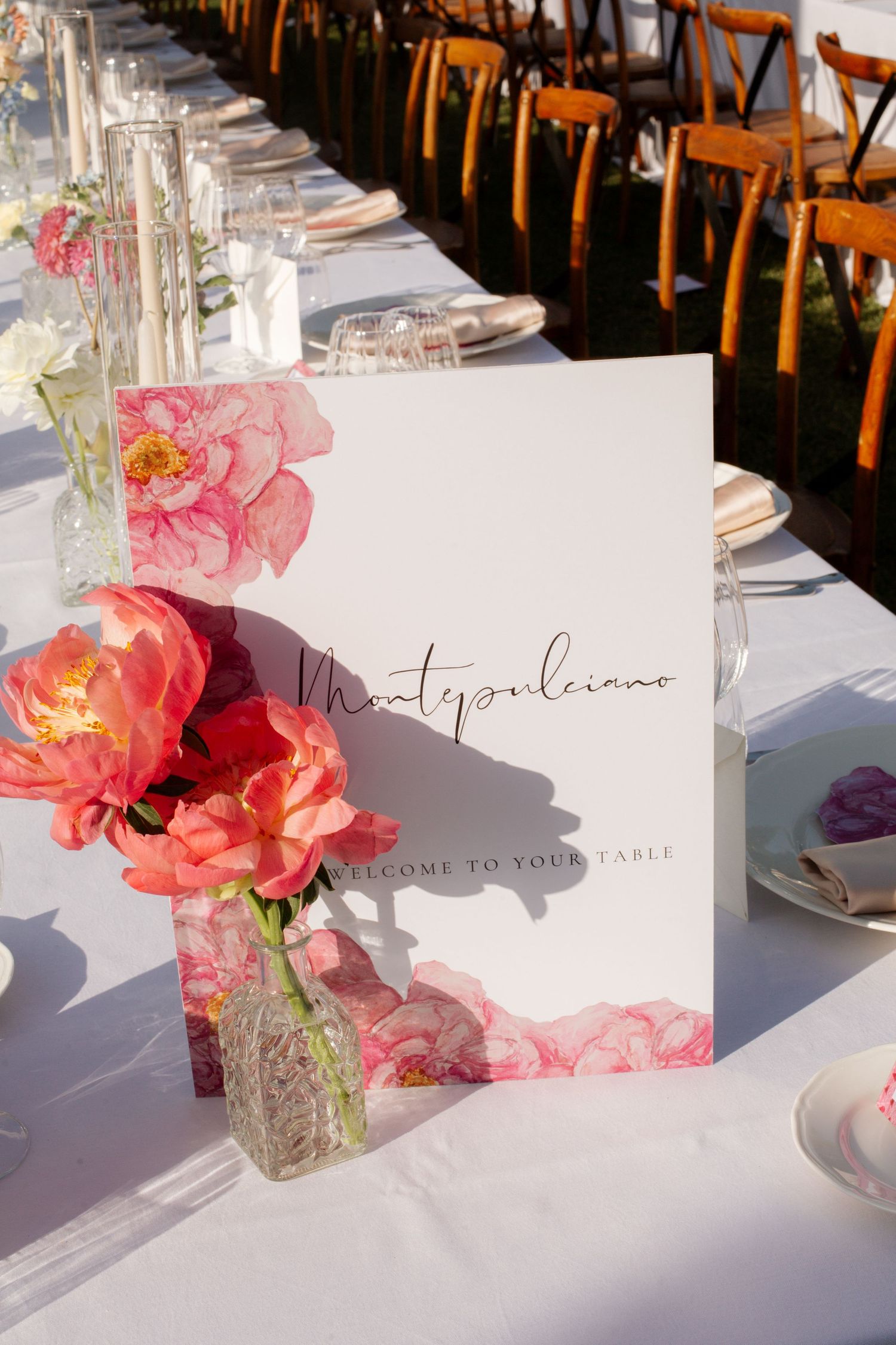 European Wedding Photographer captures wedding photos at a Tuscany Wedding venue. Italian wedding photographer, Timeless and candid photos.