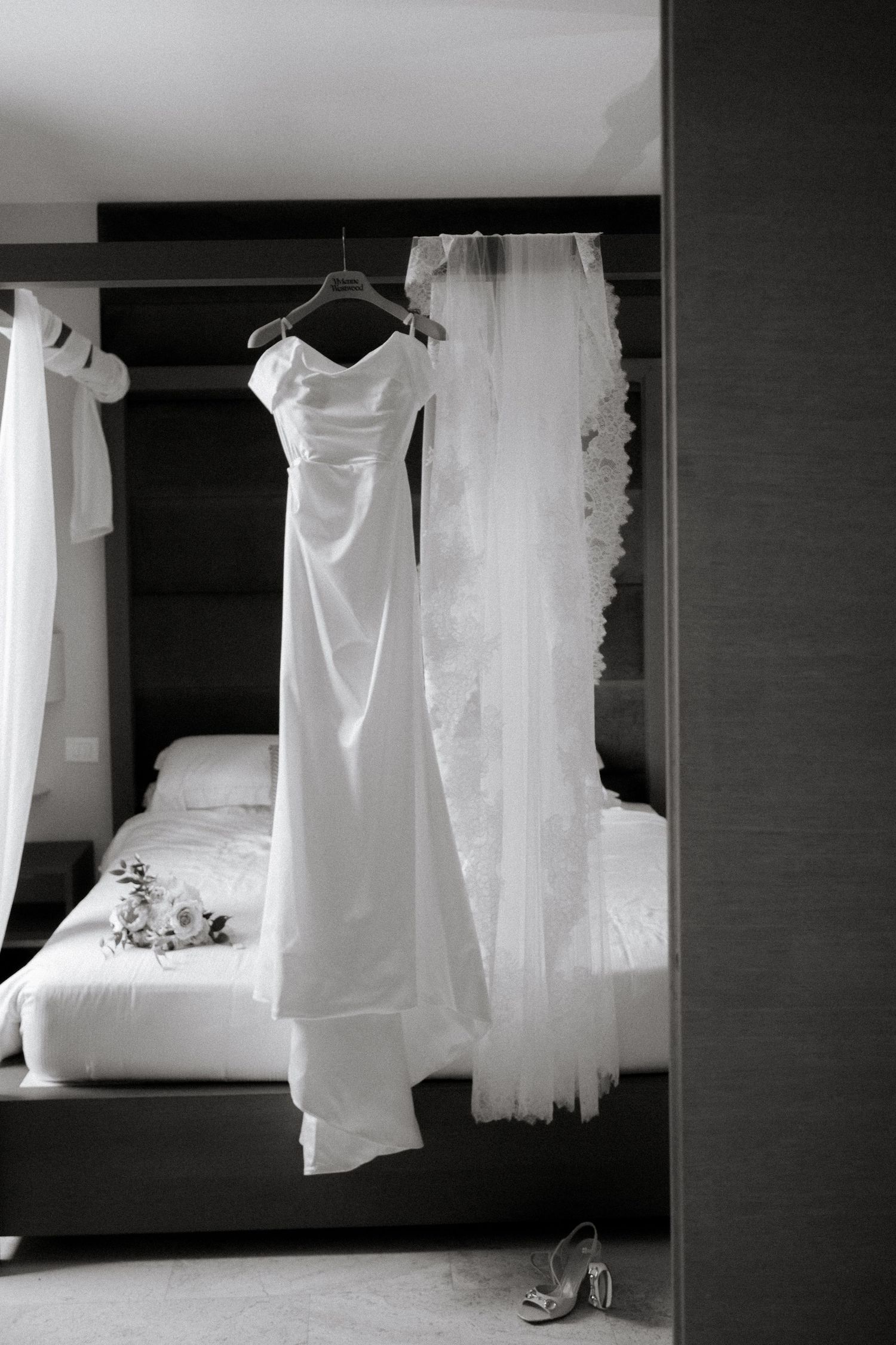 Italian Wedding photos in Assisi captured by destination wedding photographer, candid, natural style. Documentary style wedding photography.