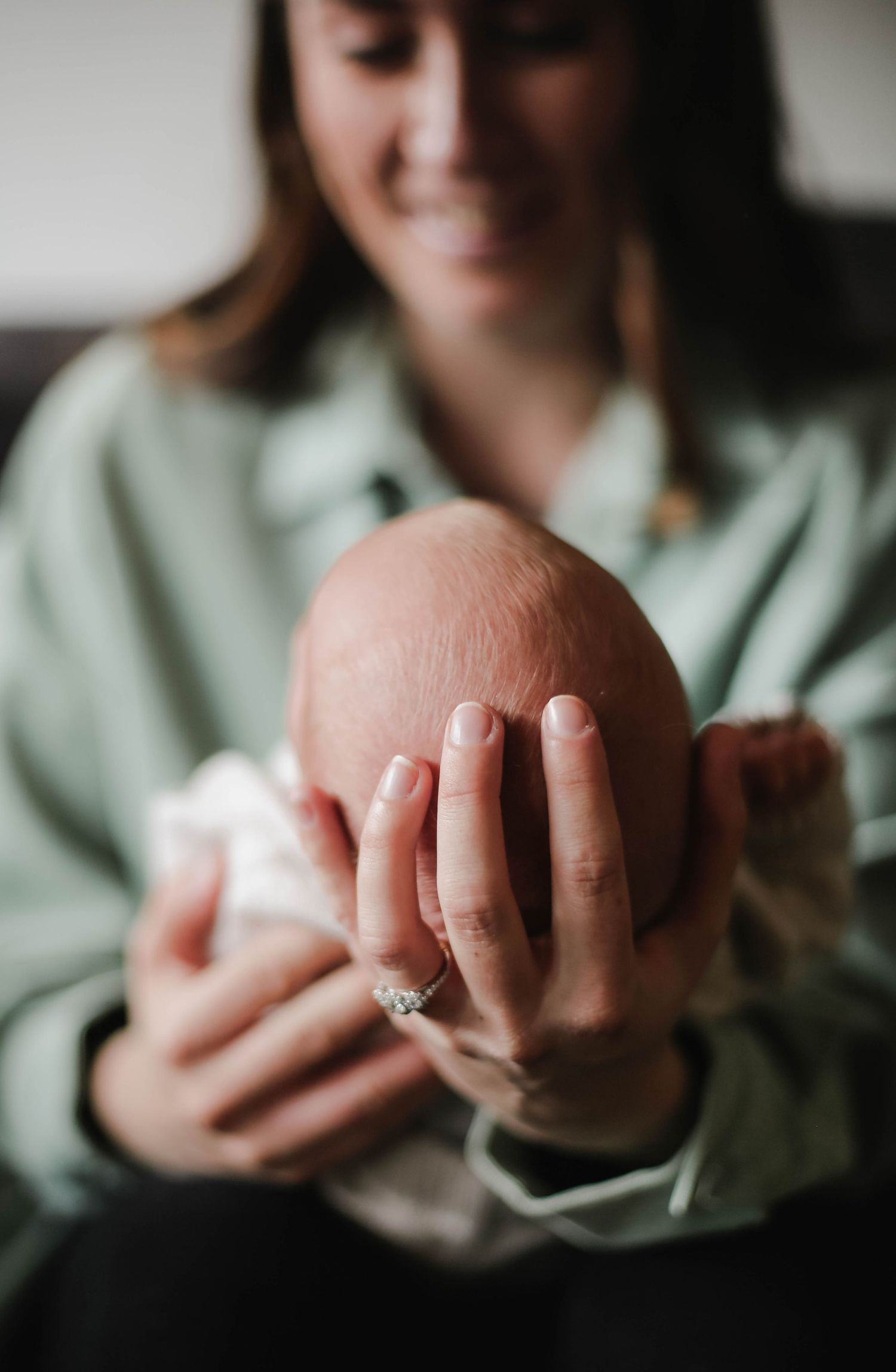 Family & Newborn photos in Morzine. Morzine photographer capturing Natural family photos. Newborn photography in Morzine.