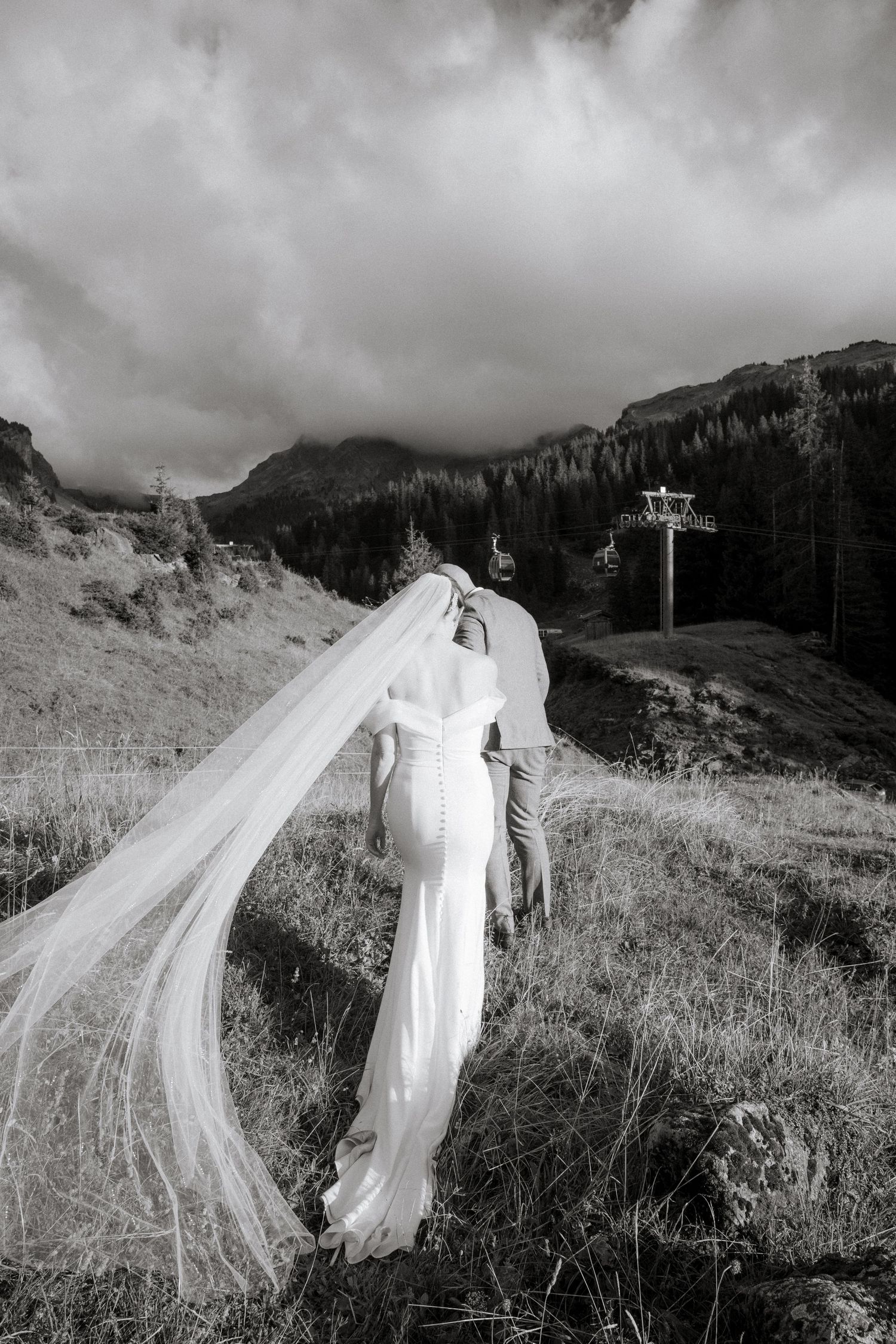 Morzine Wedding photographer captures epic wedding photos with Mountains & Lake Montriond backdrop. Candid timeless documentary style photos