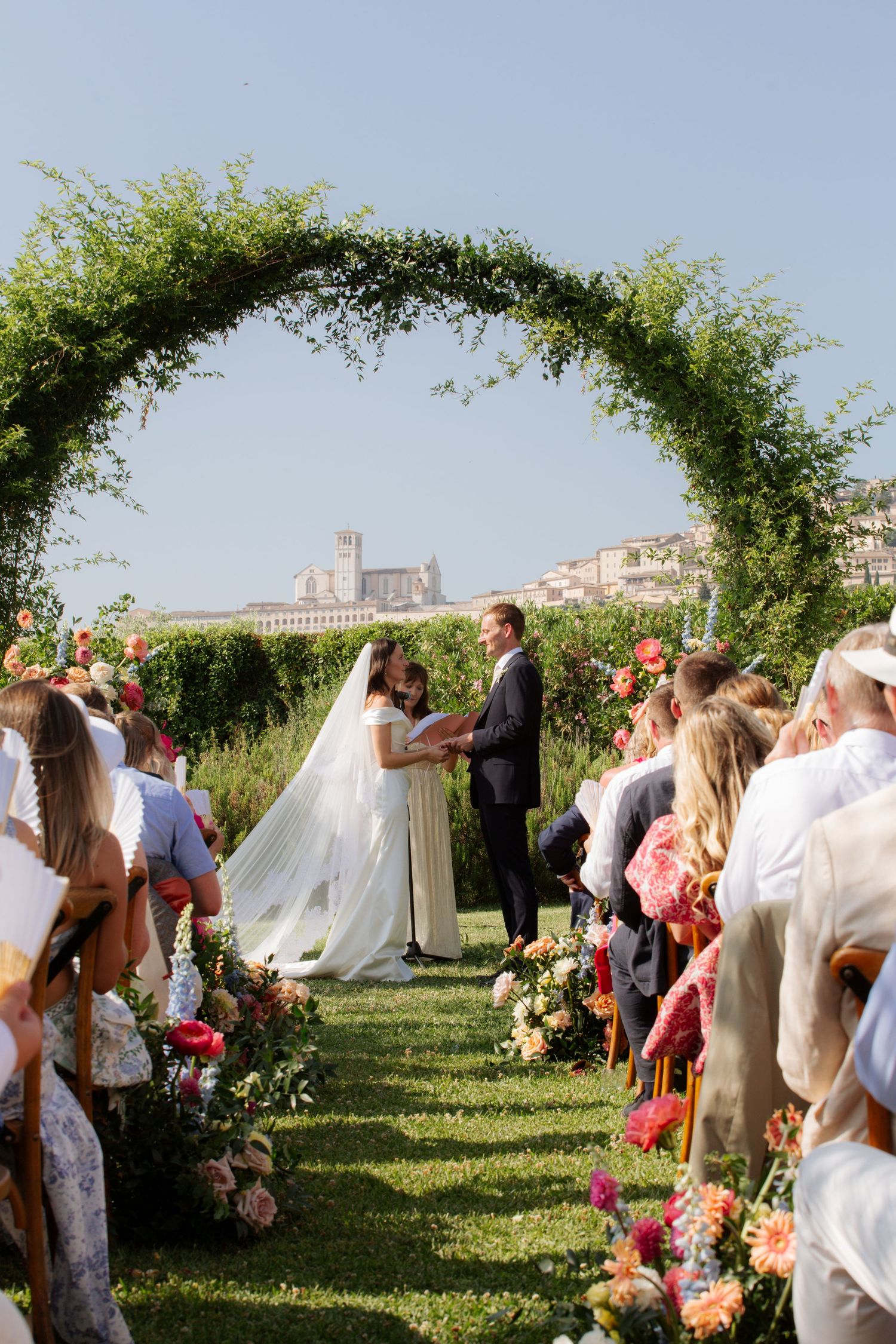 European Wedding Photographer captures wedding photos at a Tuscany Wedding venue. Italian wedding photographer, Timeless and candid photos.