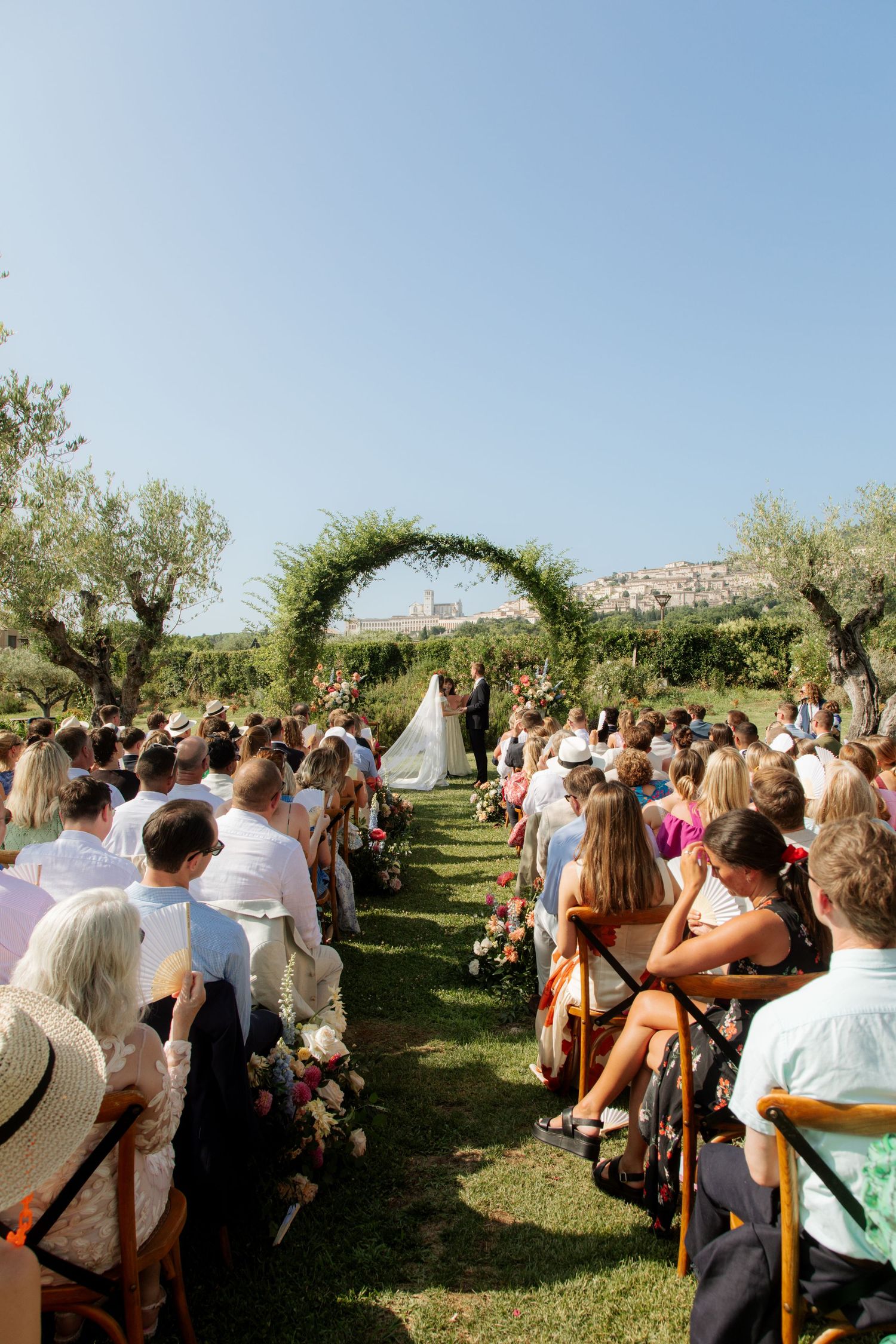 European Wedding Photographer captures wedding photos at a Tuscany Wedding venue. Italian wedding photographer, Timeless and candid photos.