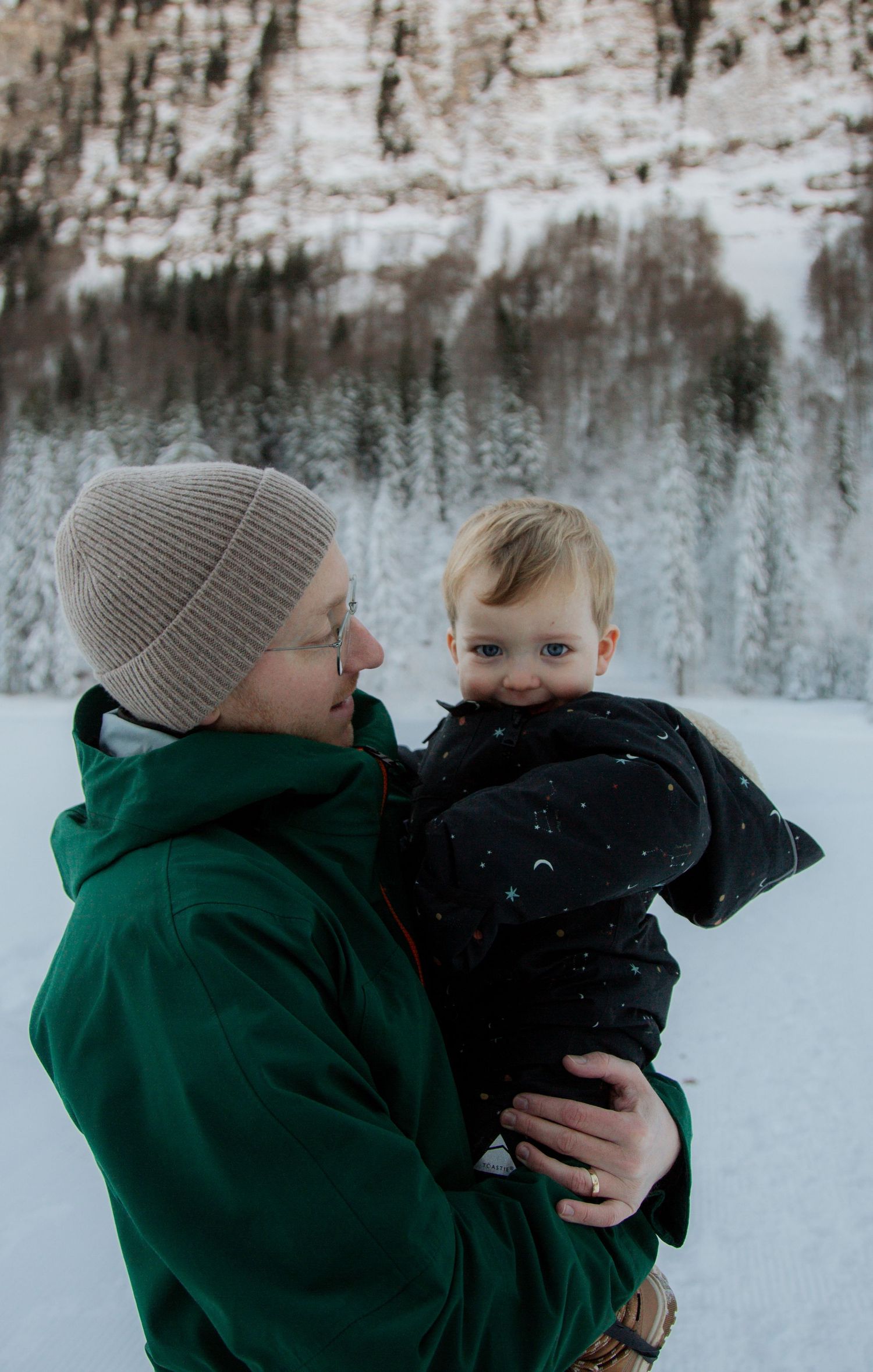 Family Photographer captures outdoor family photos. Family photography session captured by Morzine family Photographer at Lac Montriond