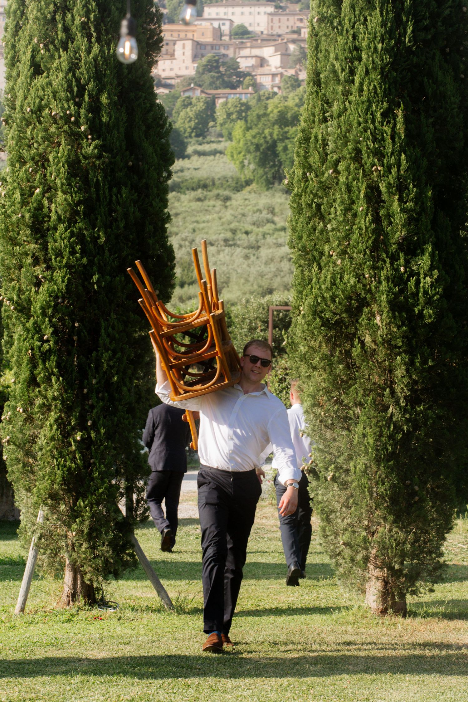 European Wedding Photographer captures wedding photos at a Tuscany Wedding venue. Italian wedding photographer, Timeless and candid photos.