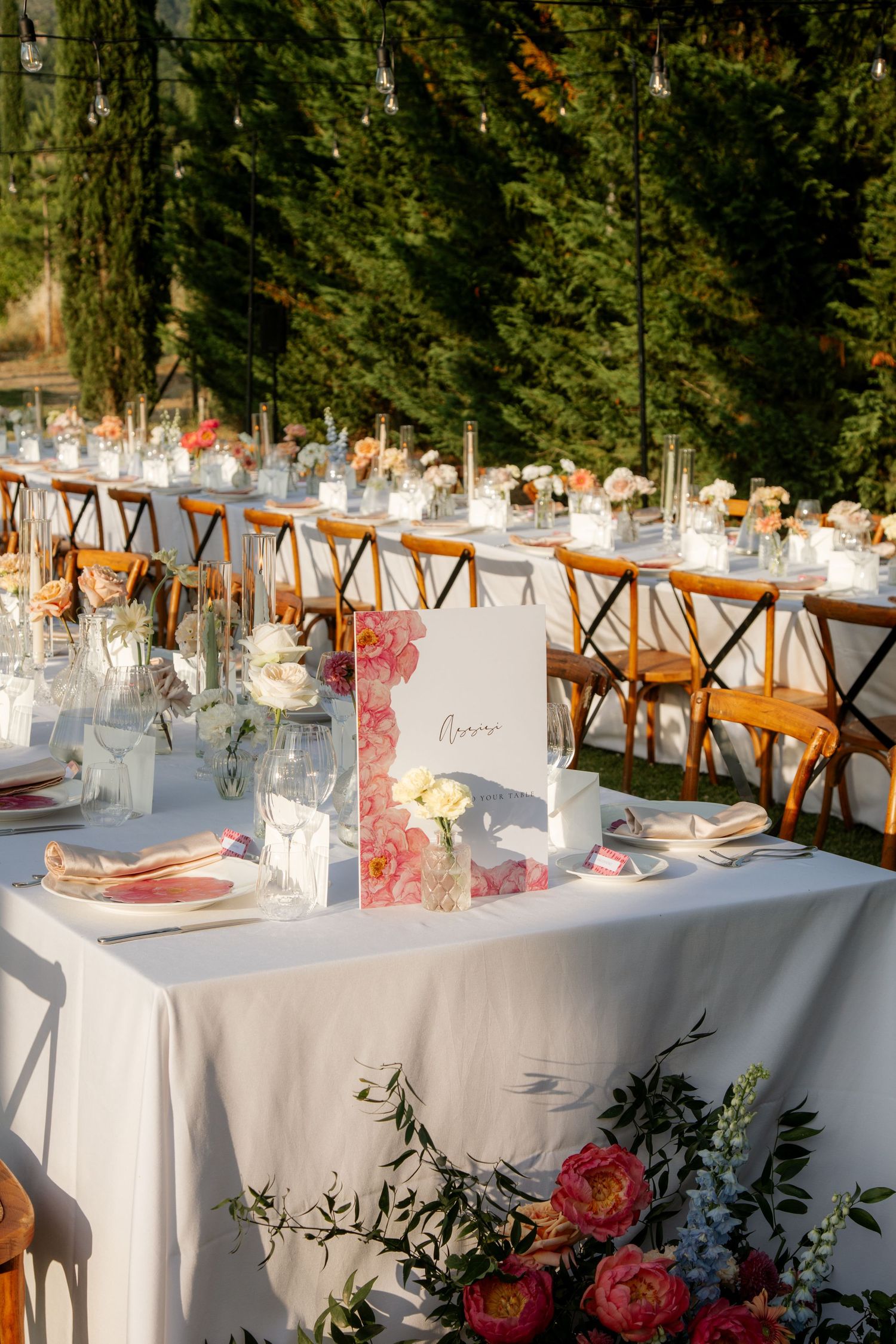 Italian Wedding Photographer captures candid ceremony photo at Tuscany Wedding venue.Natural,honest &authentic storytelling. Assisi Wedding