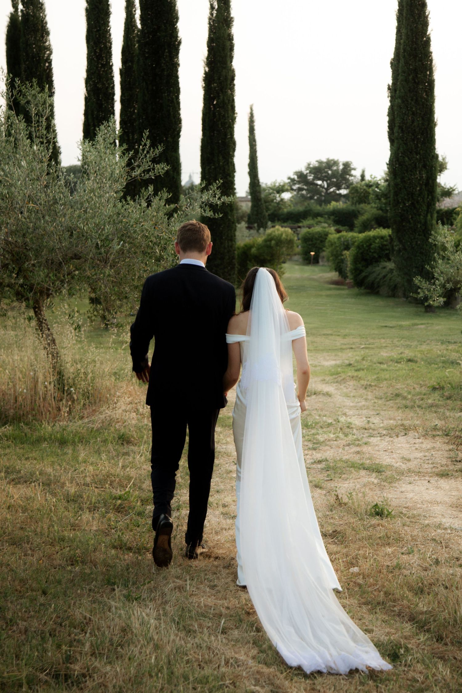 Italian Wedding photos in Assisi captured by destination wedding photographer, candid, natural style. Documentary style wedding photography.