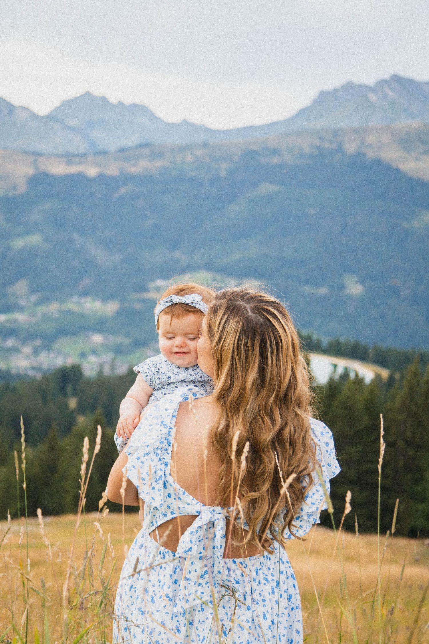 Family photographer in morzine. Natural style family photographer based in Morzine. Family photography session in Les Gets and Morzine.