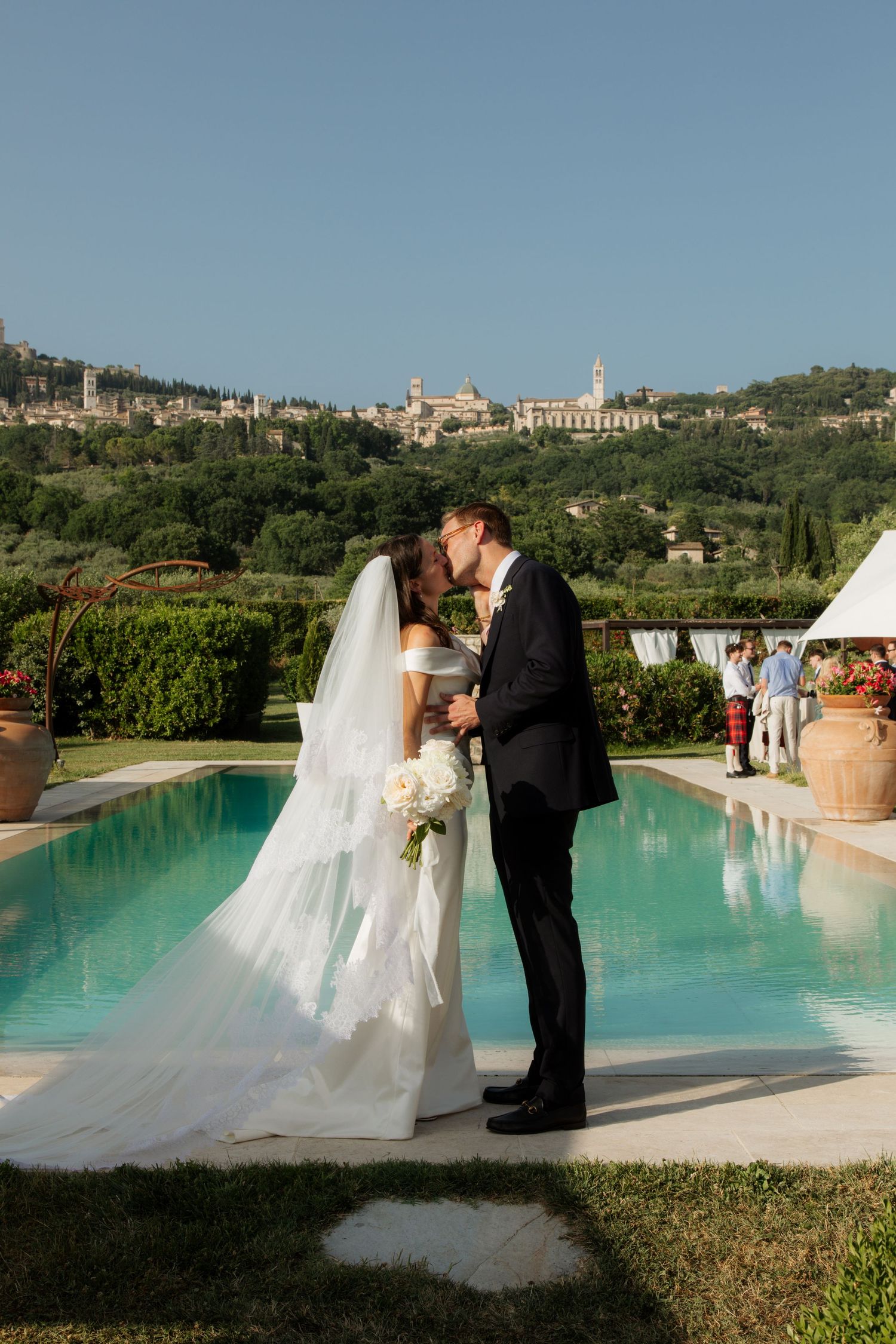 European Wedding Photographer captures wedding photos at a Tuscany Wedding venue. Italian wedding photographer, Timeless and candid photos.