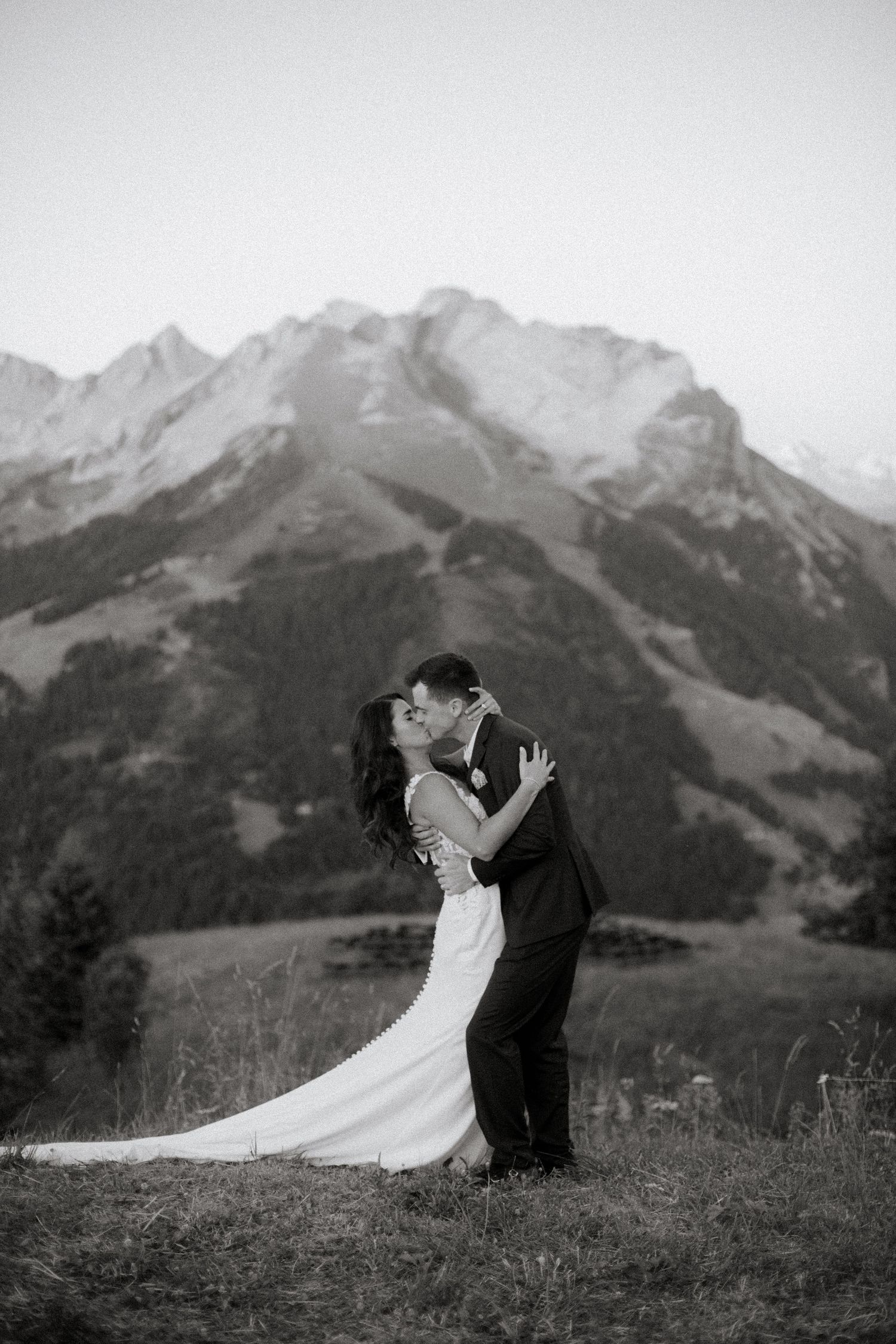 Wedding Photographer captures couplesphotos in La Clusaz Weddding venue.Wedding photography captured by Morzine weddingPhotographer. Europe