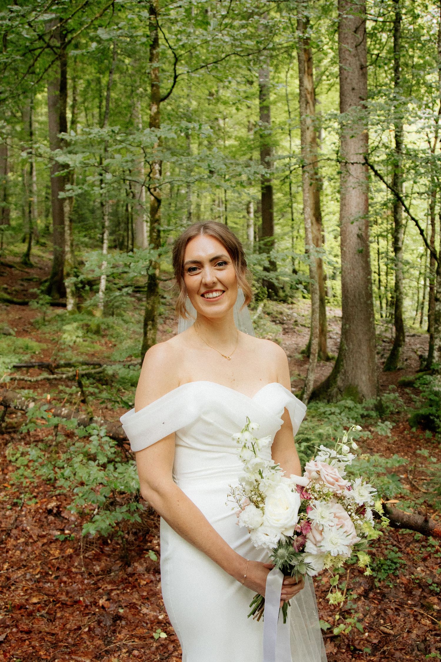 Morzine Wedding photographer captures epic wedding photos with Mountains & Lake Montriond backdrop. Candid timeless documentary style photos