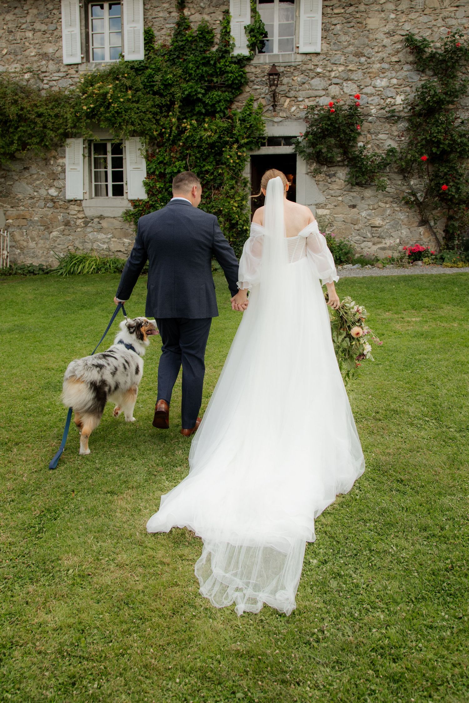 Morzine Wedding photographer captures epic confettie and real emotions in Morzine Wedding Venue. Candid,timeless documentary style photos