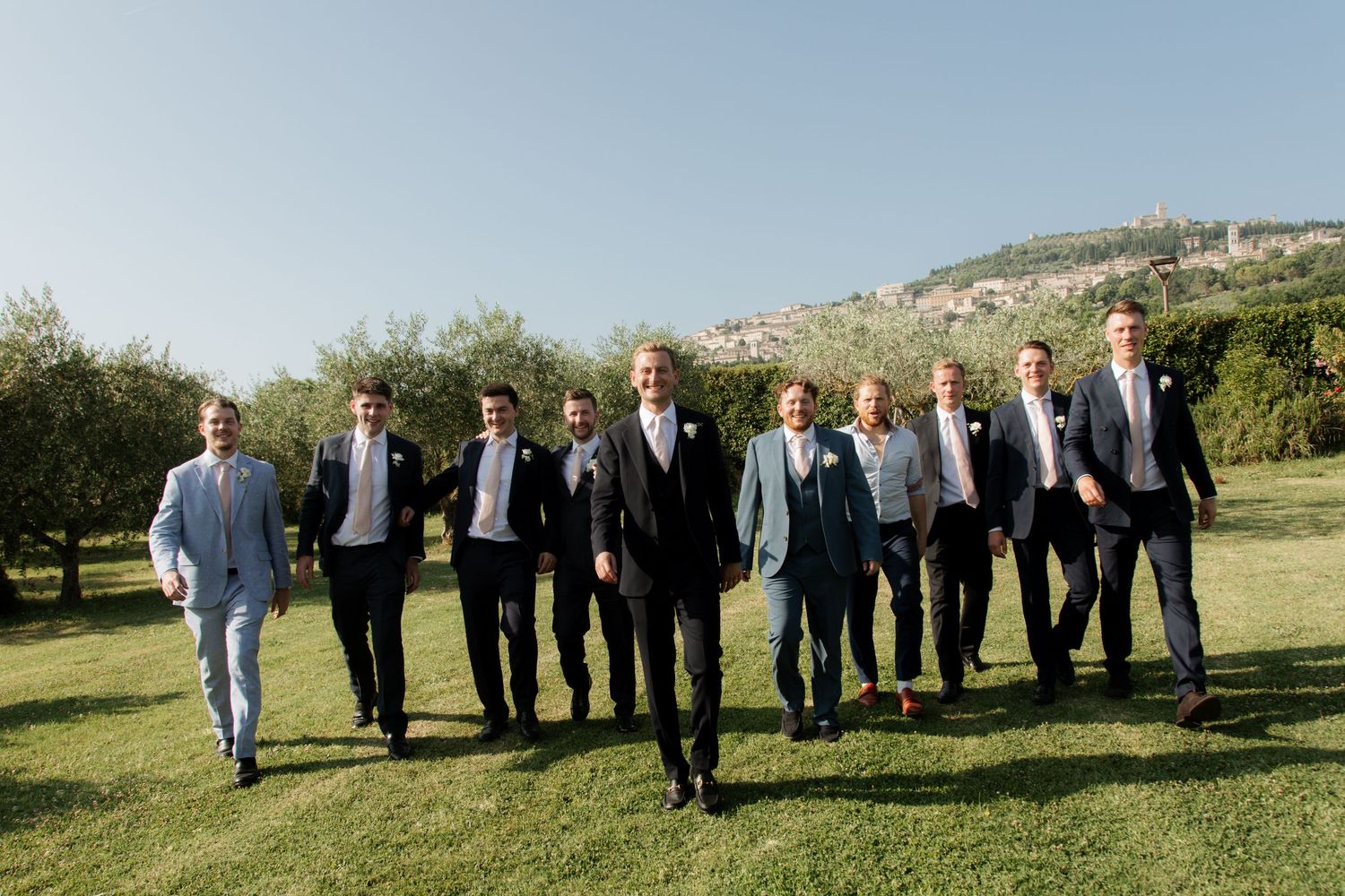 European Wedding Photographer captures wedding photos at a Tuscany Wedding venue. Italian wedding photographer, Timeless and candid photos.