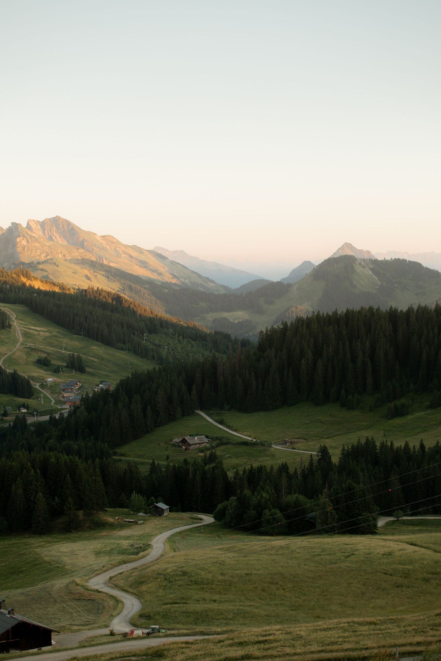 Morzine Wedding Photographer captures epic sunset wedding photos in La Clusaz Wedding venue. French Alps, Mountain Wedding photographer.