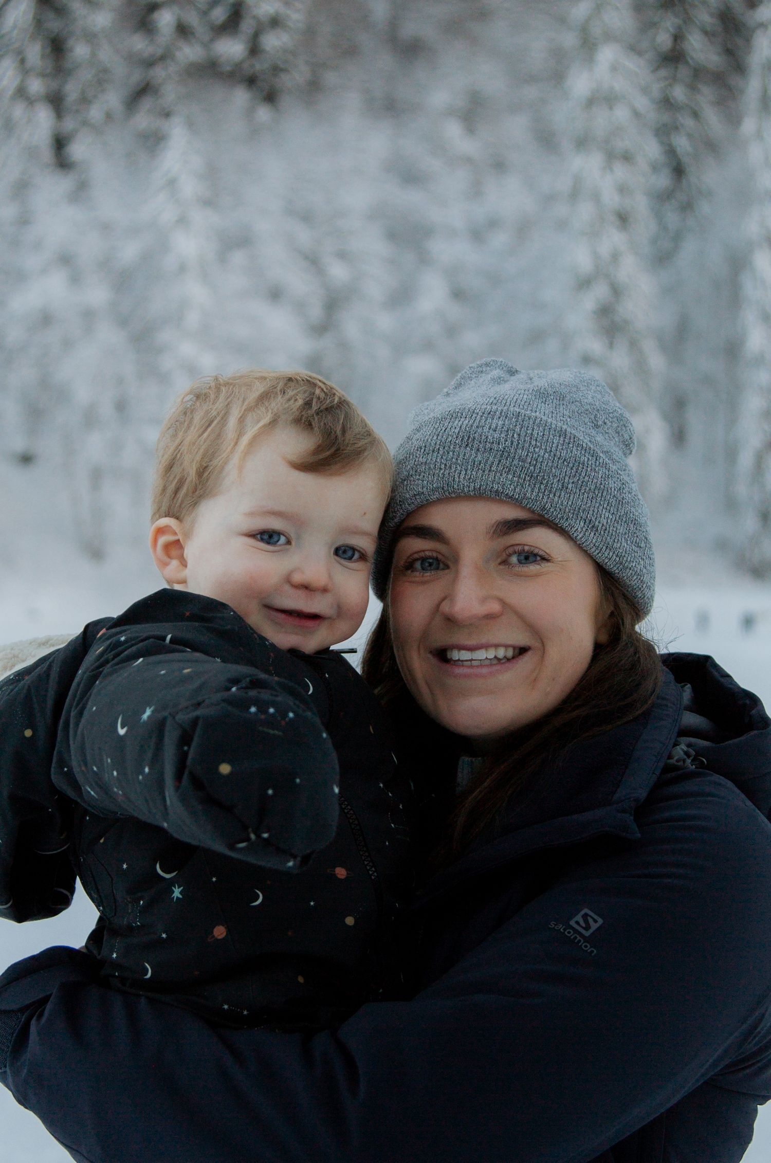 Family Photographer captures outdoor family photos. Family photography session captured by Morzine family Photographer at Lac Montriond