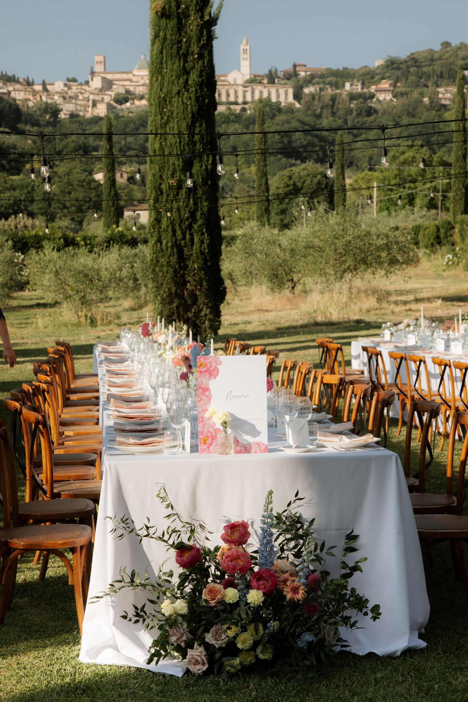European Wedding Photographer captures wedding photos at a Tuscany Wedding venue. Italian wedding photographer, Timeless and candid photos.
